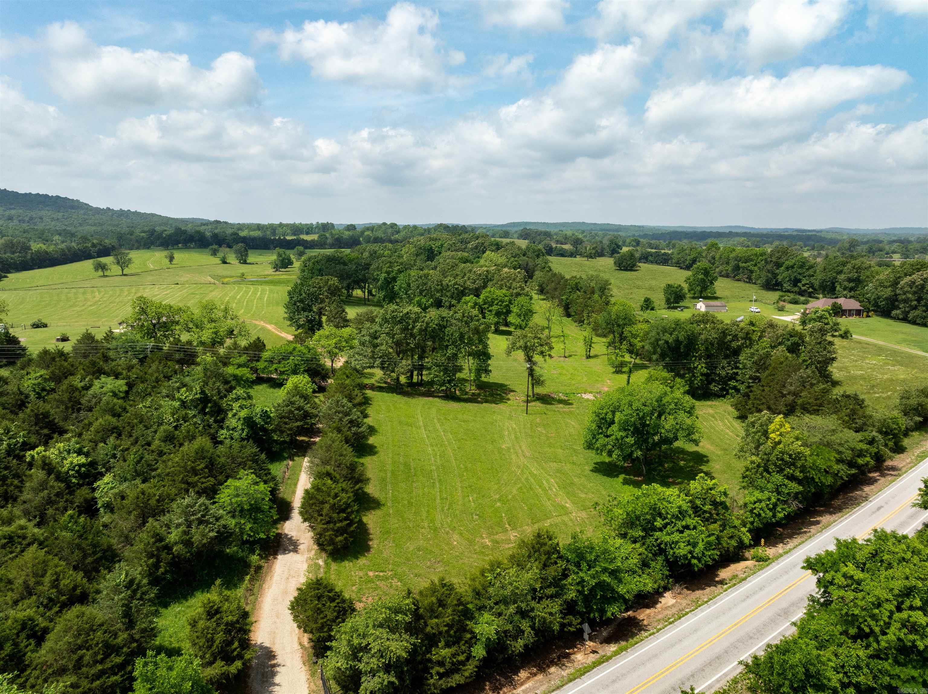 1237  AR Hwy 354  Ash Flat, AR