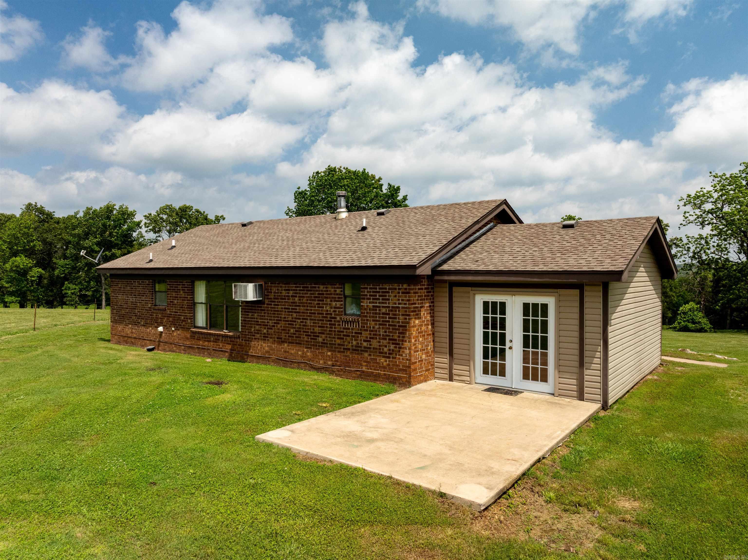 1237  AR Hwy 354  Ash Flat, AR
