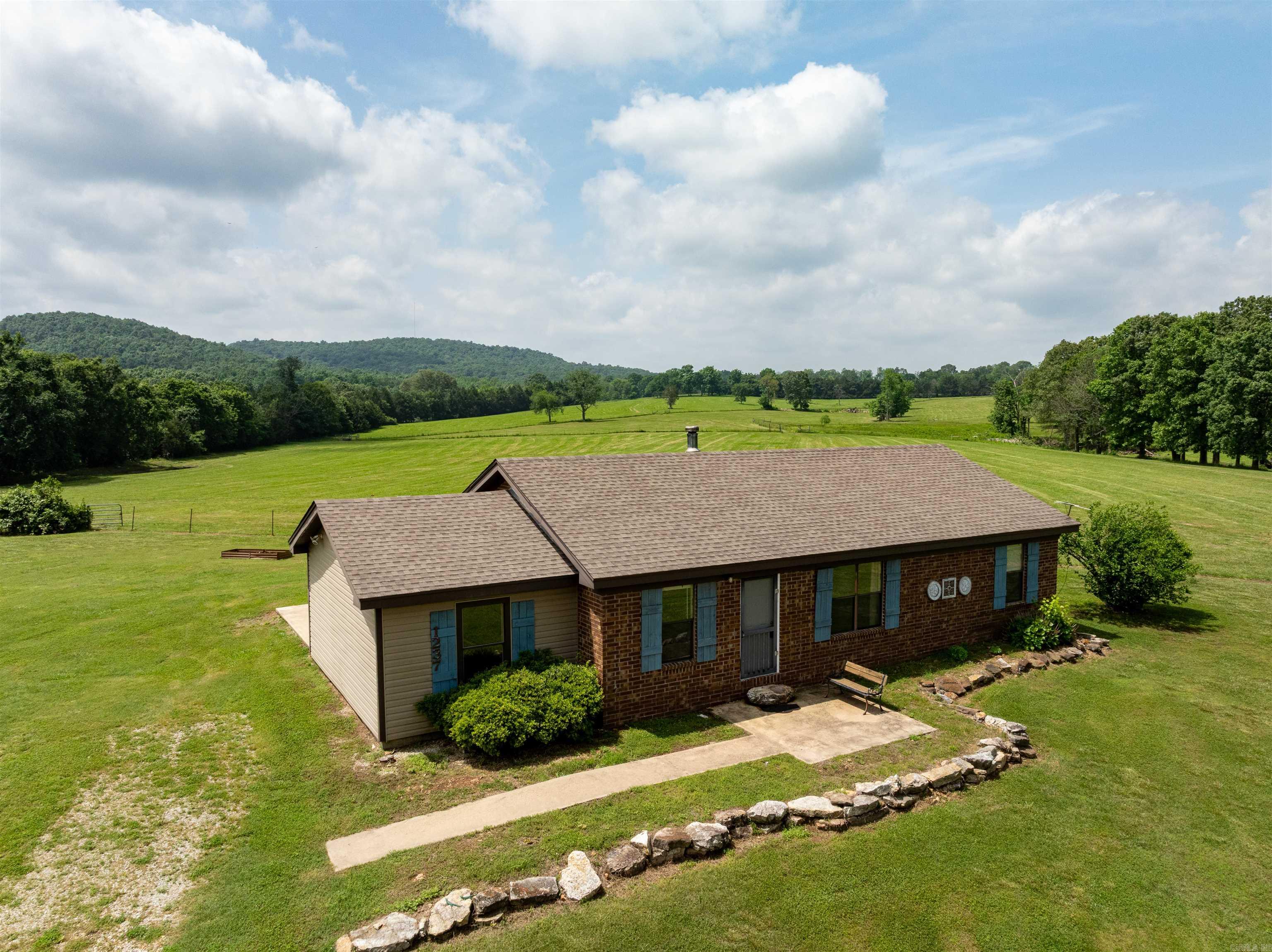 1237  AR Hwy 354  Ash Flat, AR