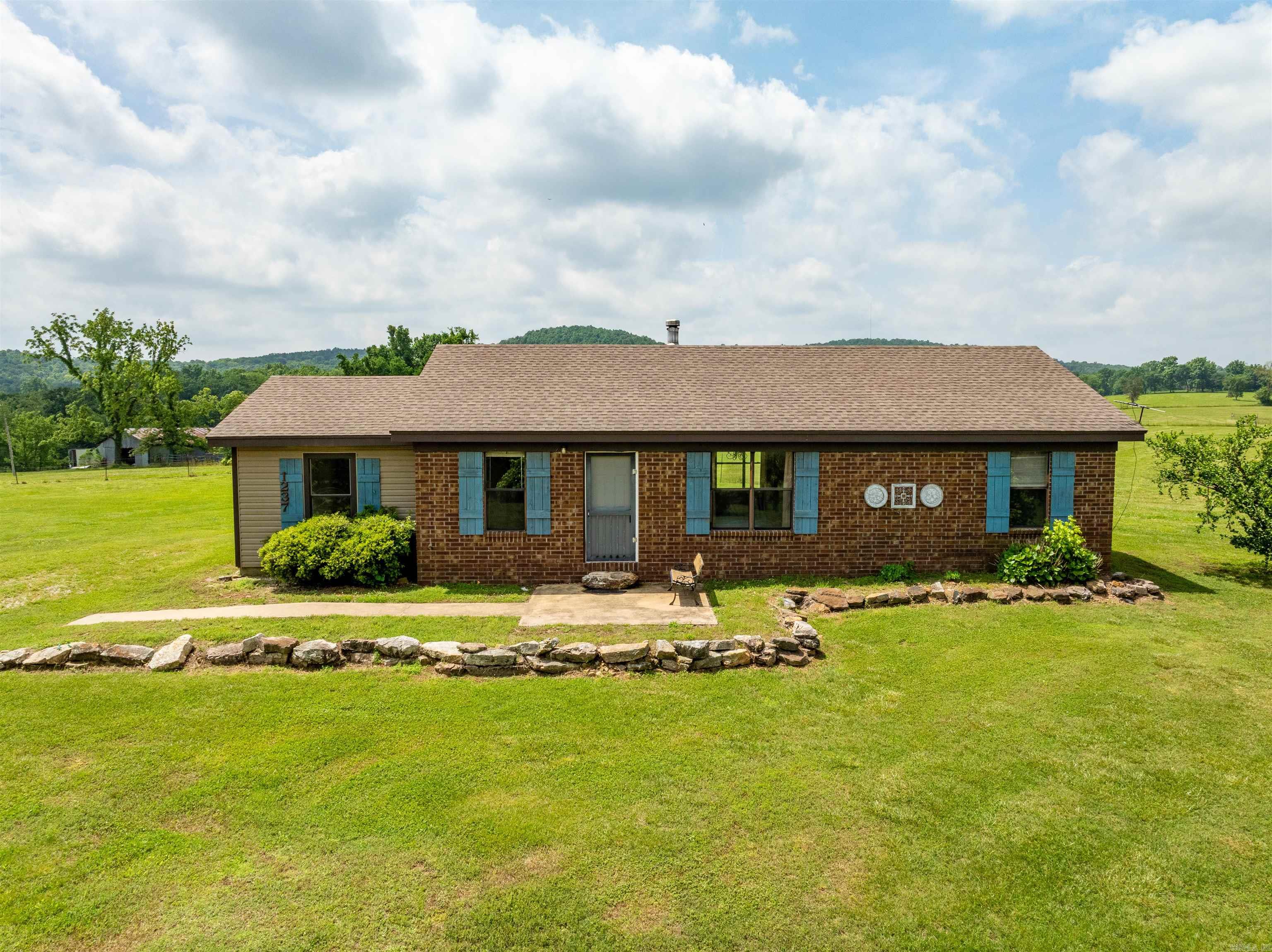 1237  AR Hwy 354  Ash Flat, AR