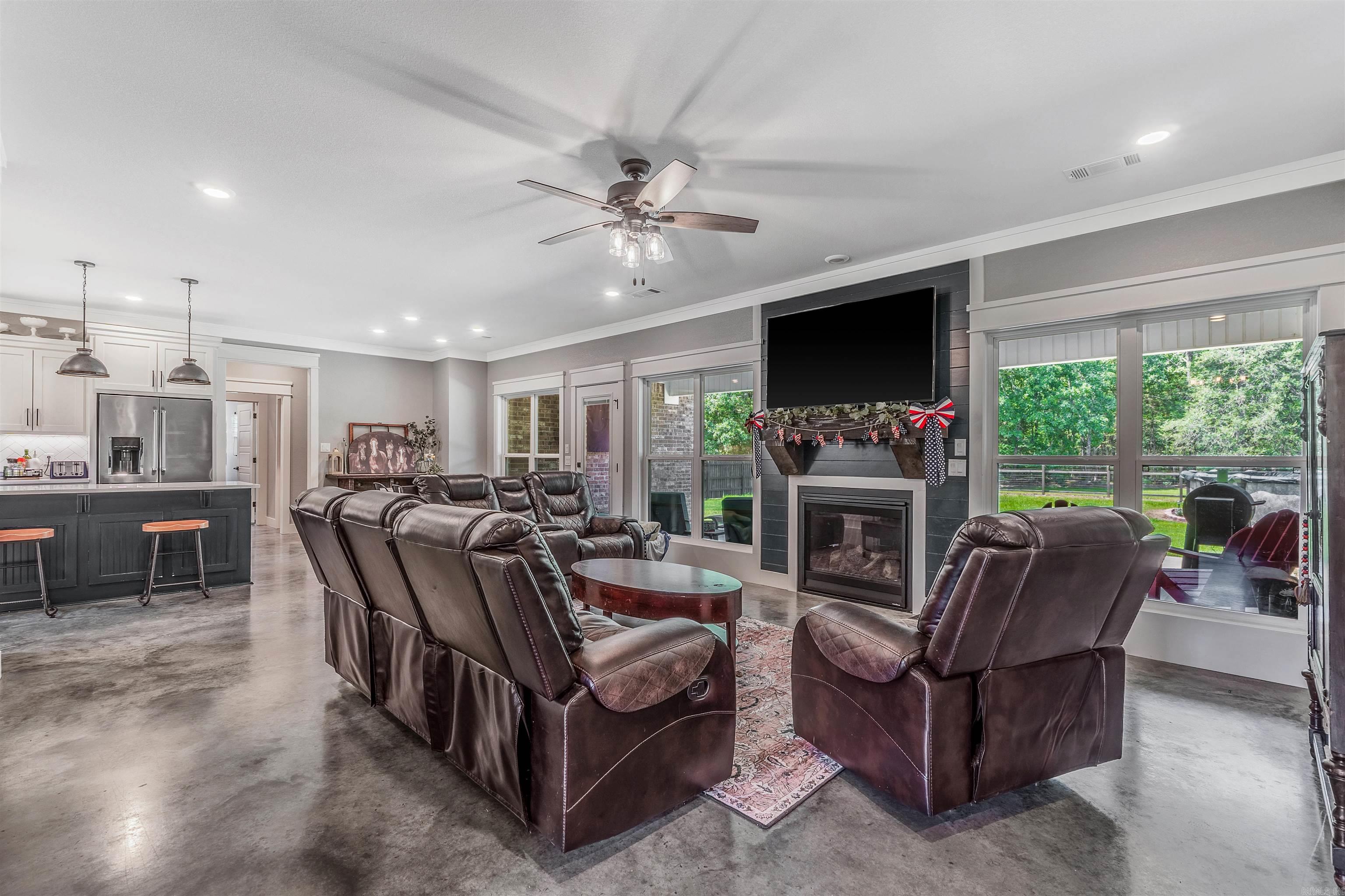 14  Crystal  Greenbrier, AR