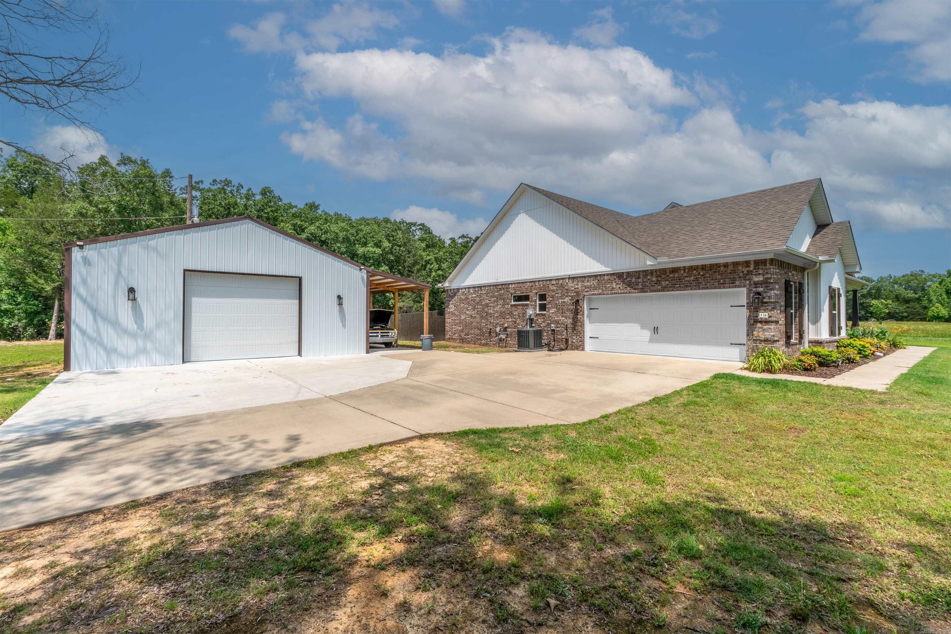 14  Crystal  Greenbrier, AR