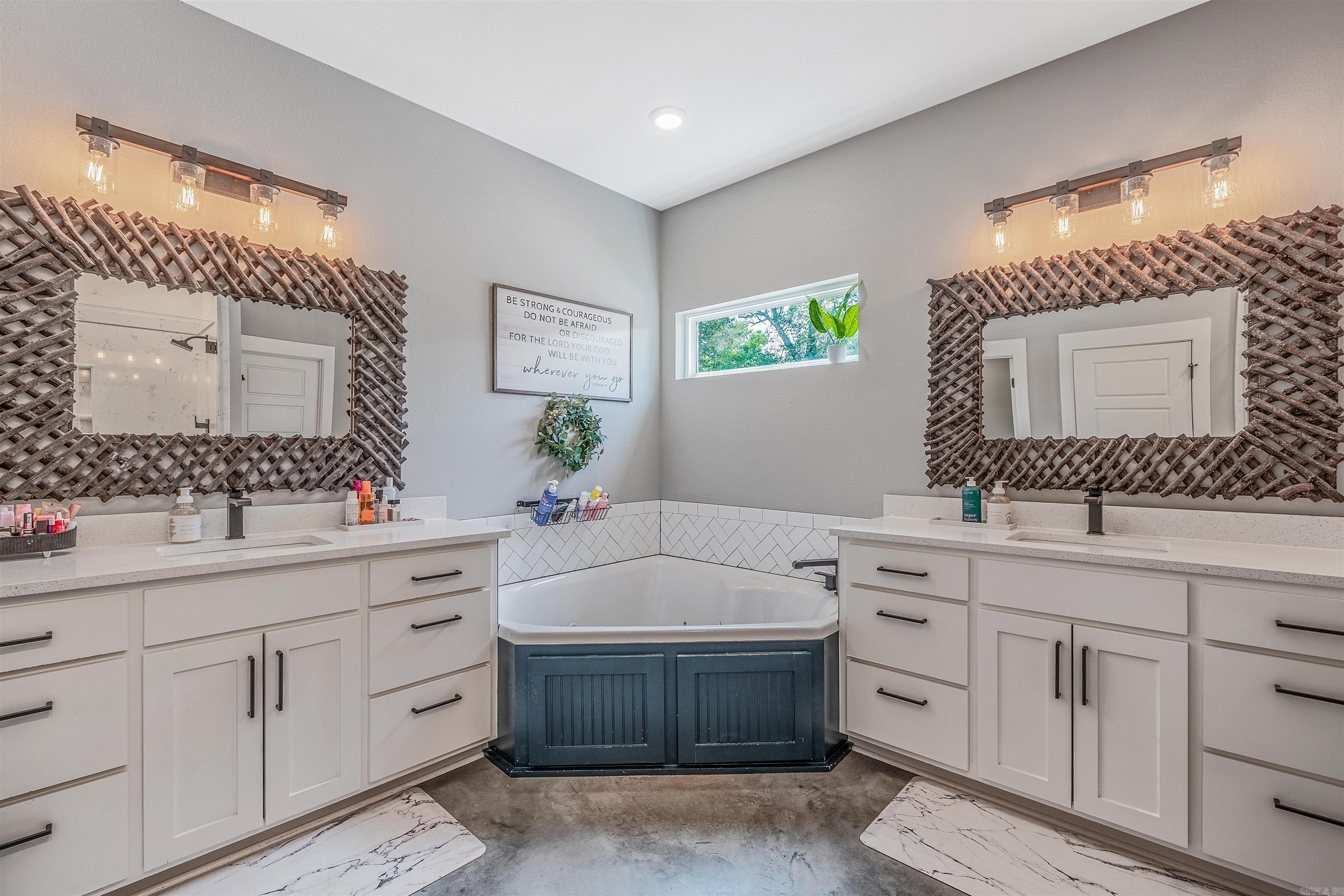 14  Crystal  Greenbrier, AR