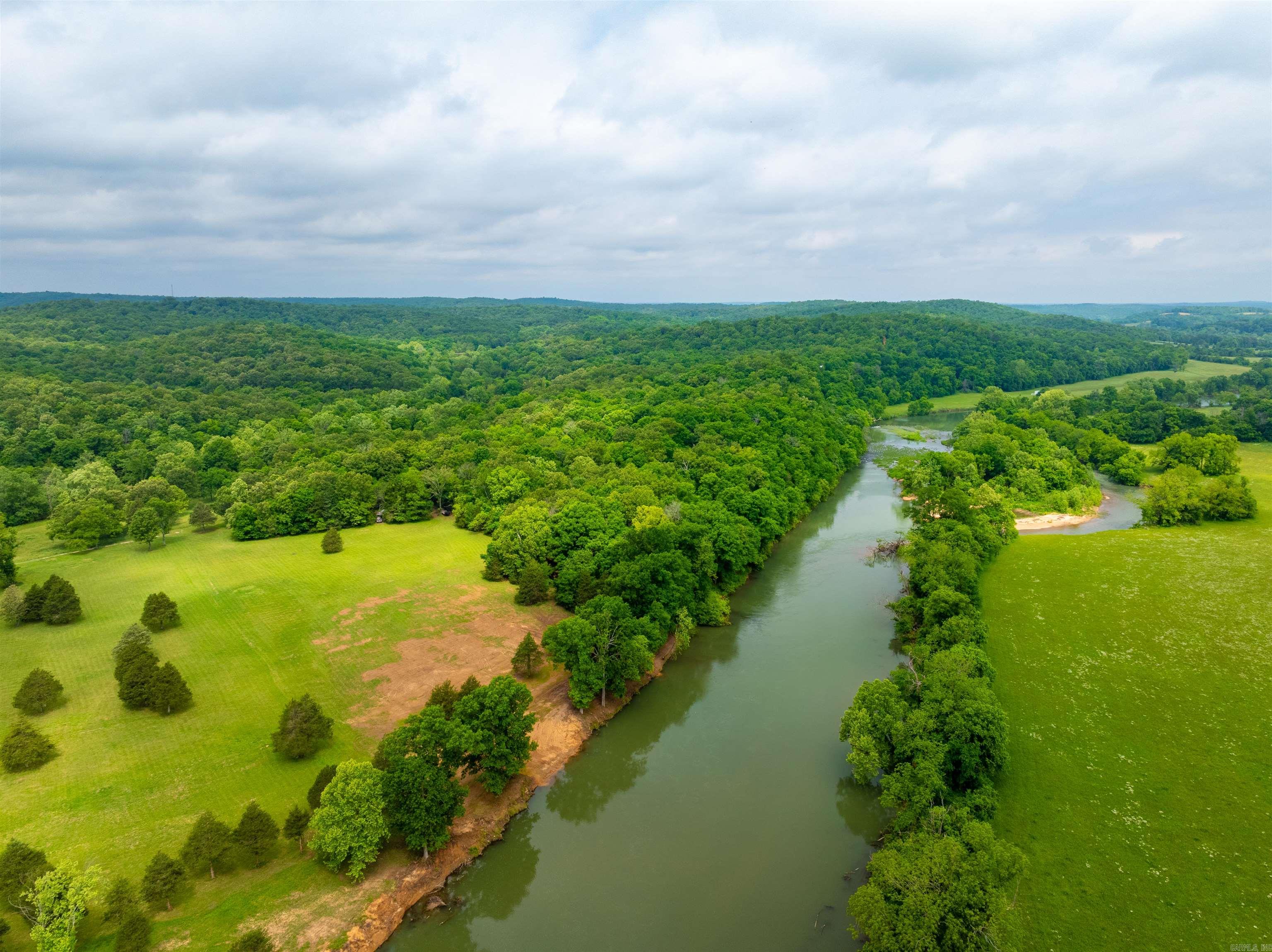 169  Spring Ave  Hardy, AR