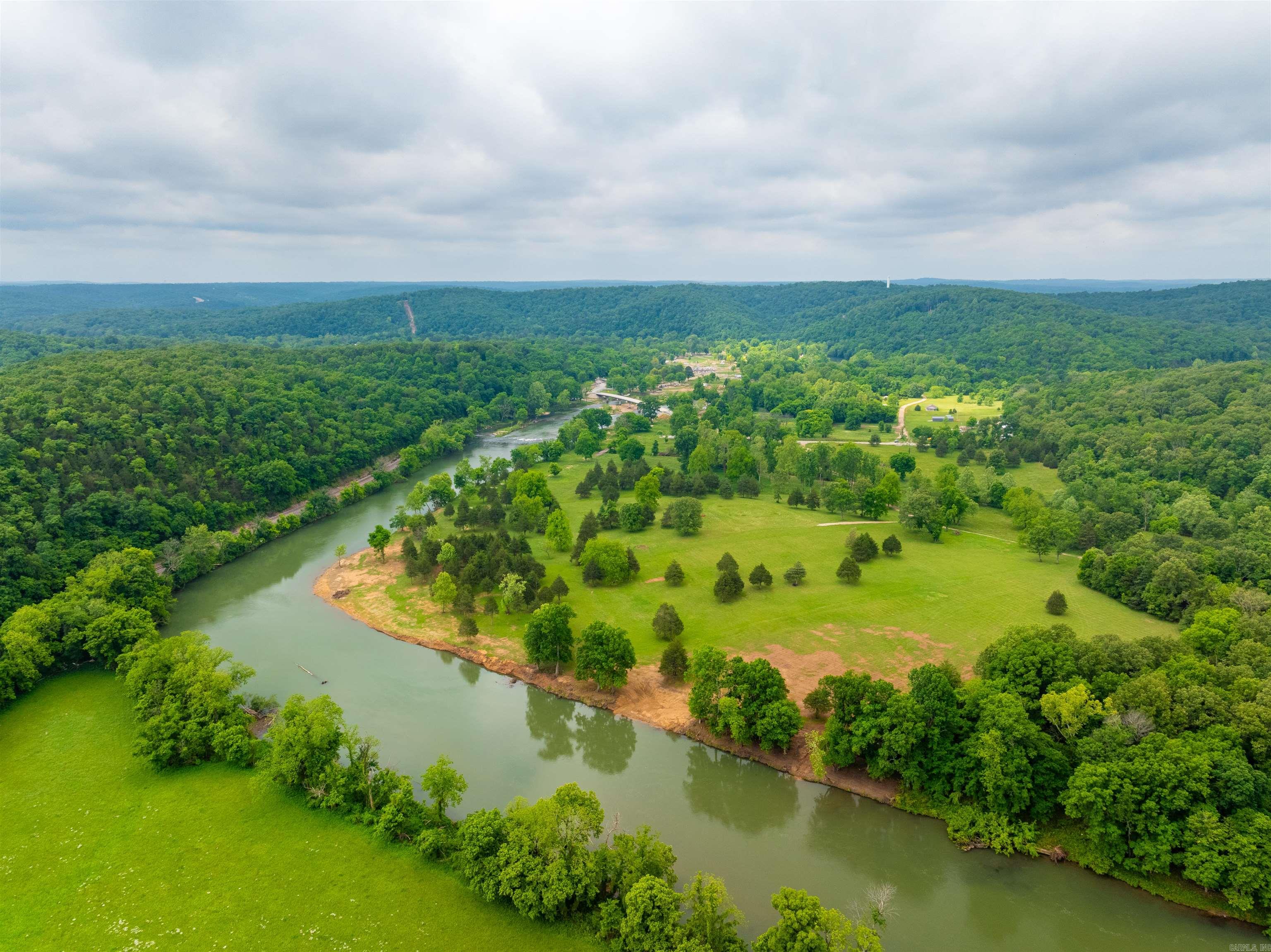 169  Spring Ave  Hardy, AR