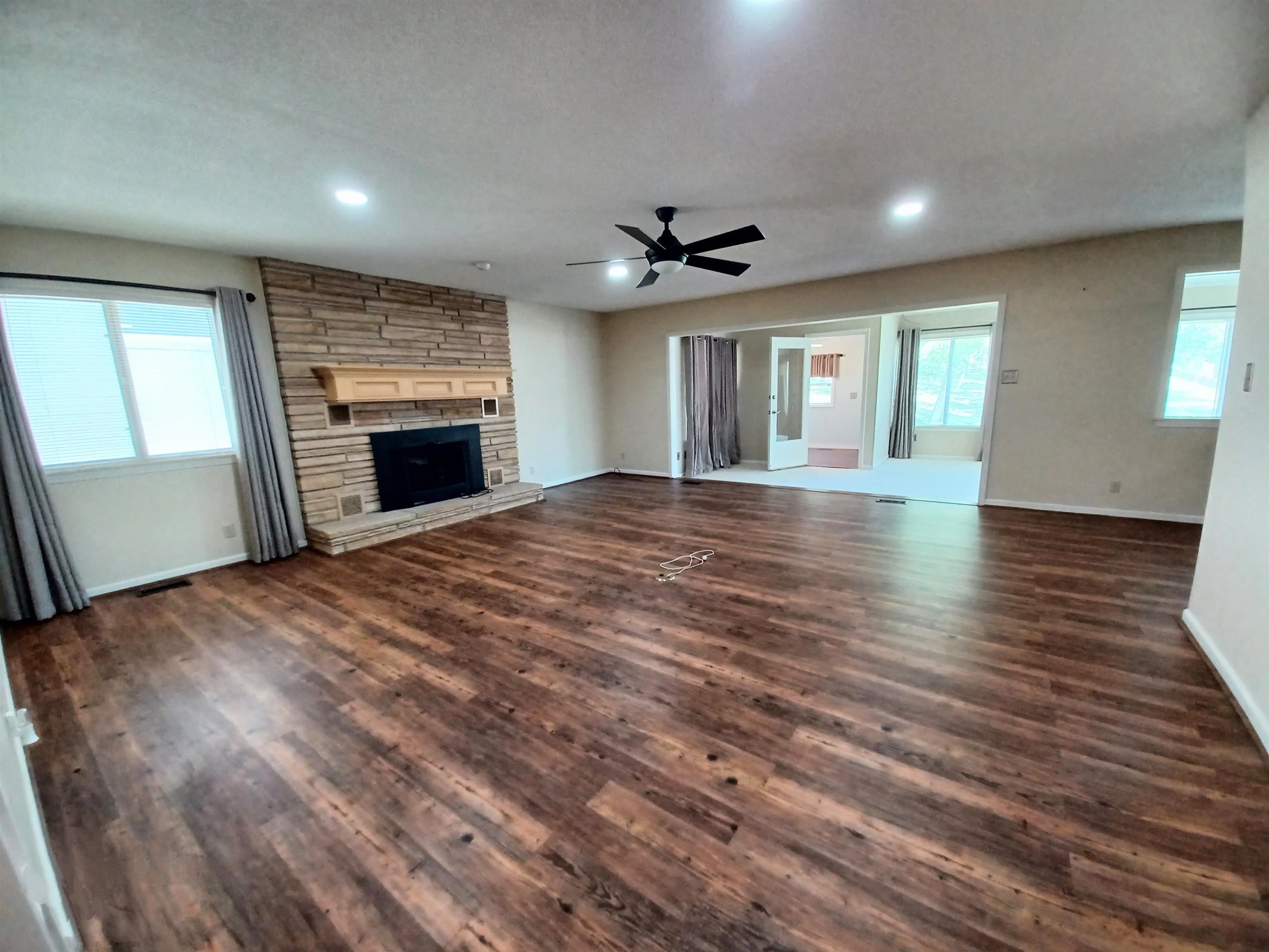 308  Parliament  Horseshoe Bend, AR