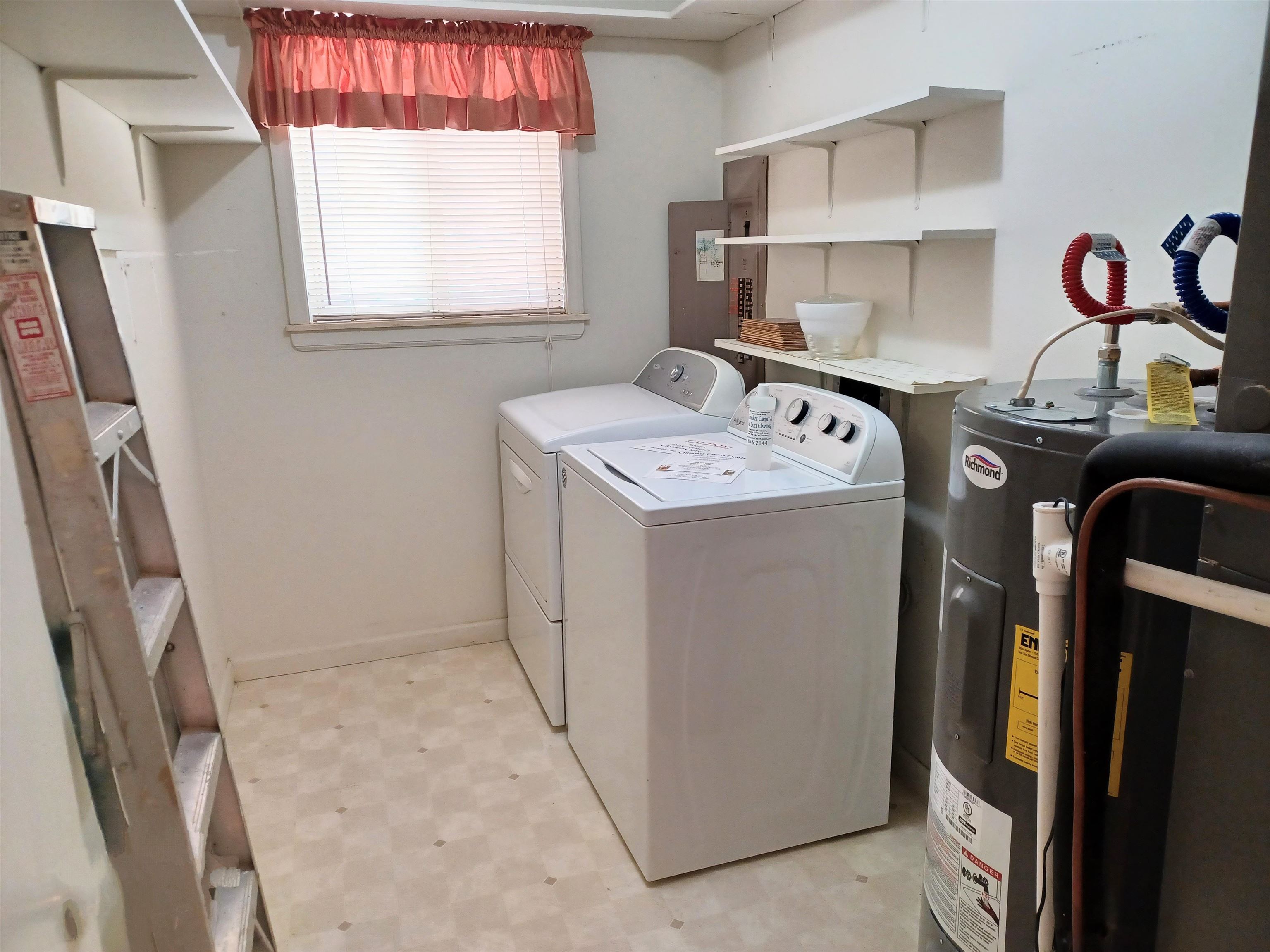 308  Parliament  Horseshoe Bend, AR
