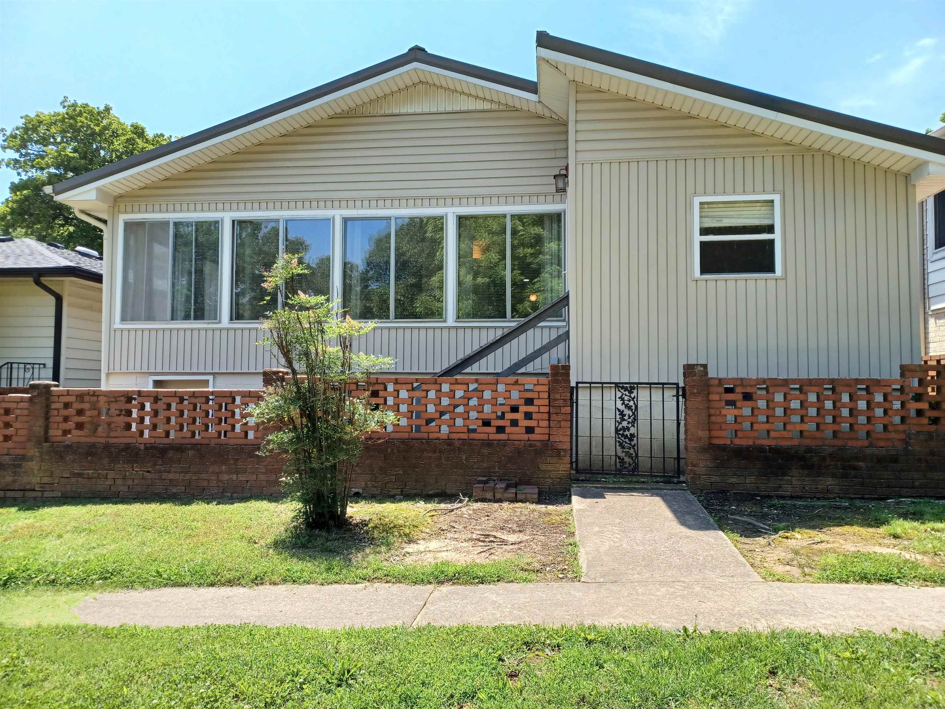 308  Parliament  Horseshoe Bend, AR