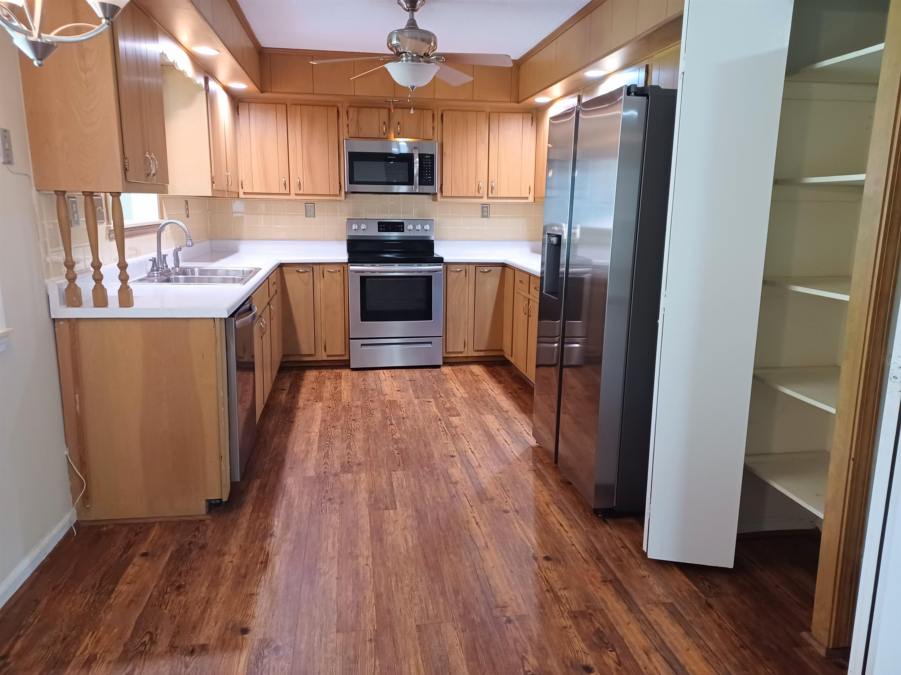 308  Parliament  Horseshoe Bend, AR