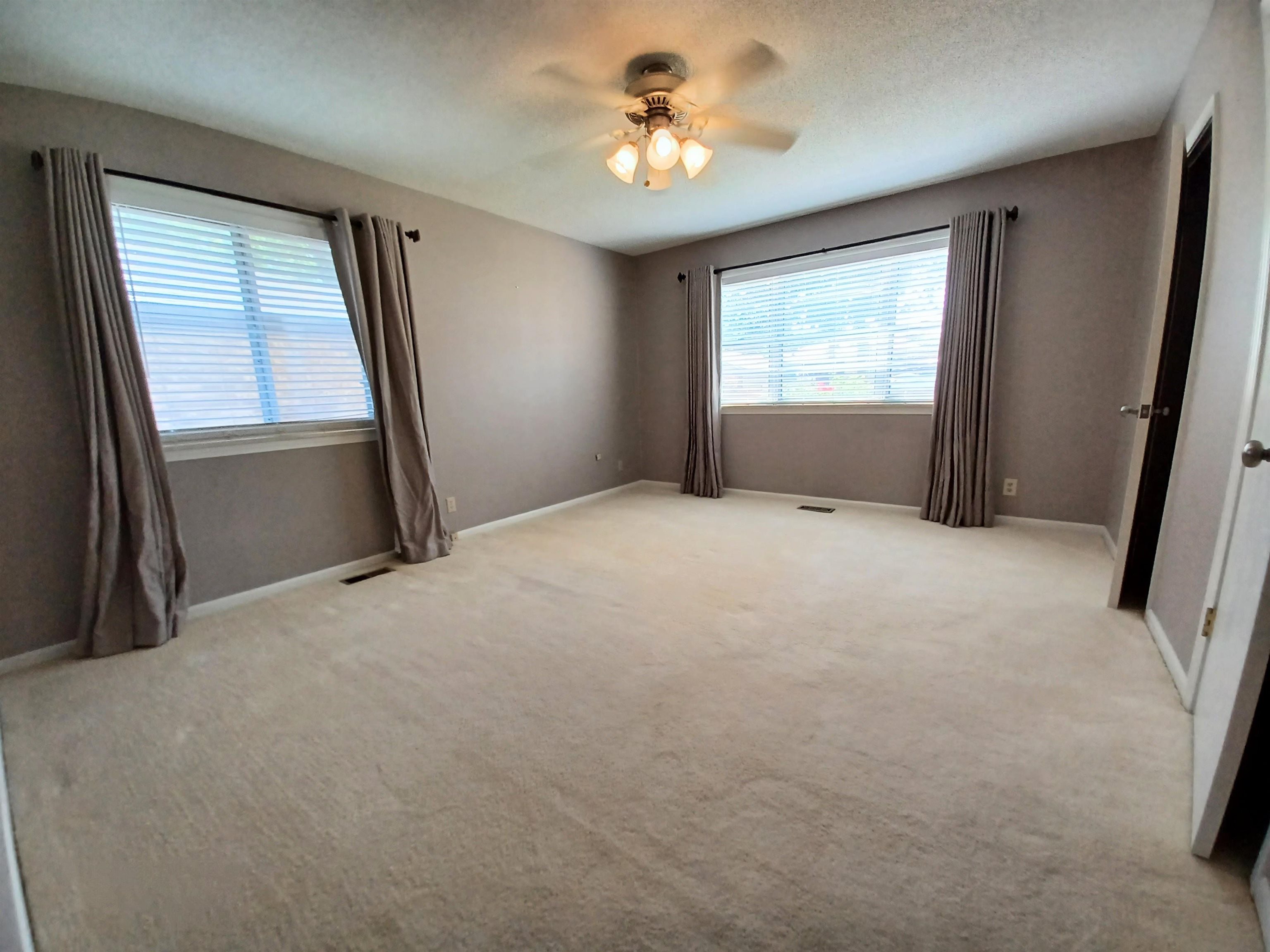 308  Parliament  Horseshoe Bend, AR