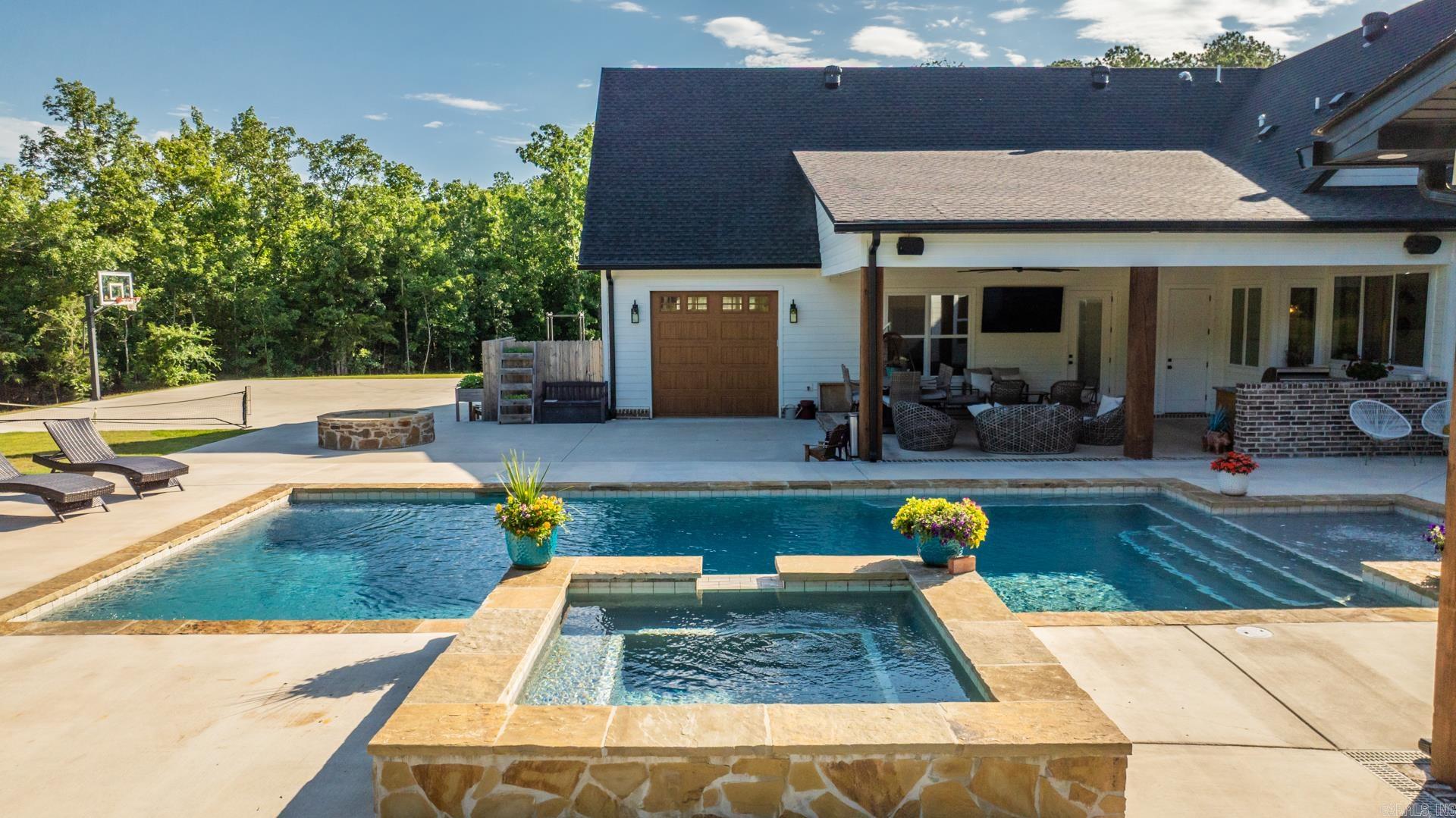 2995  Cresthaven  Conway, AR