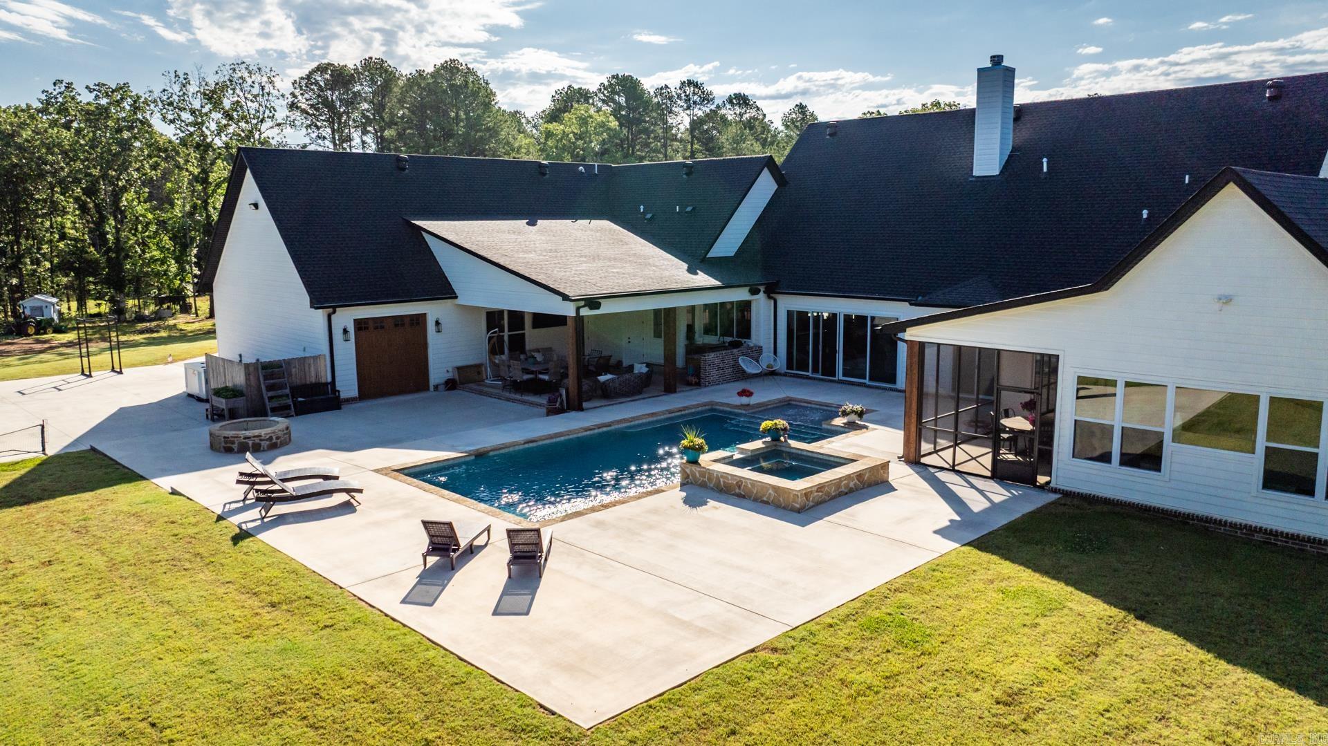 2995  Cresthaven  Conway, AR