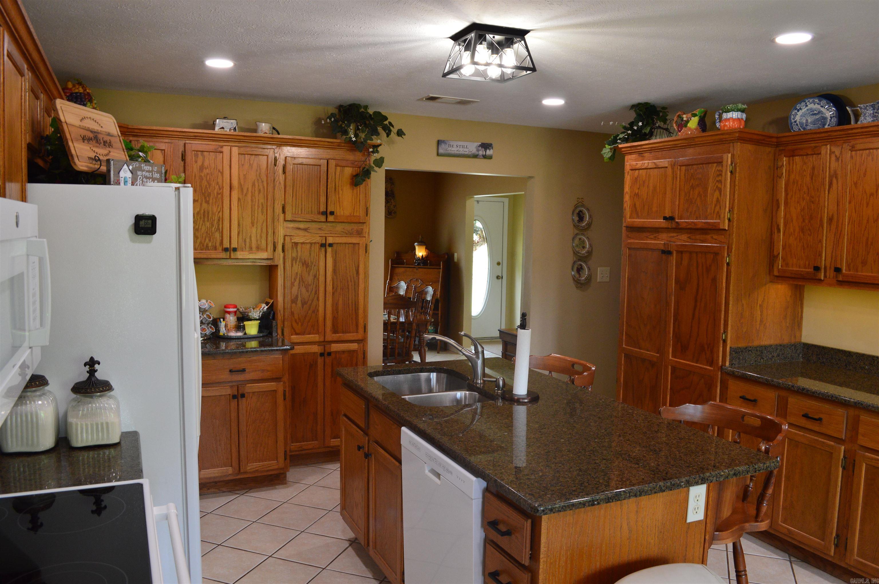 1005  Georgia Ridge  Searcy, AR