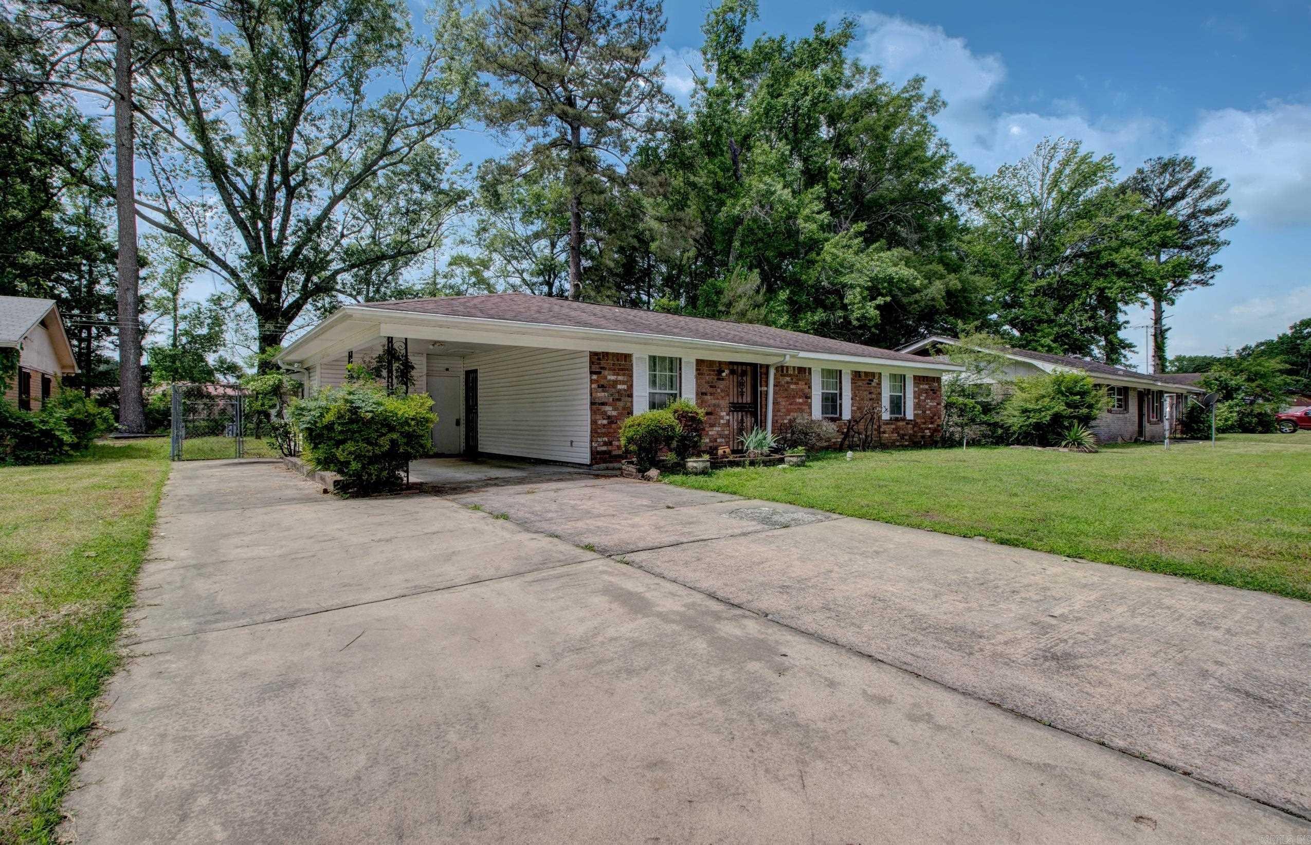 32  Bonnie Park Dr  Pine Bluff, AR