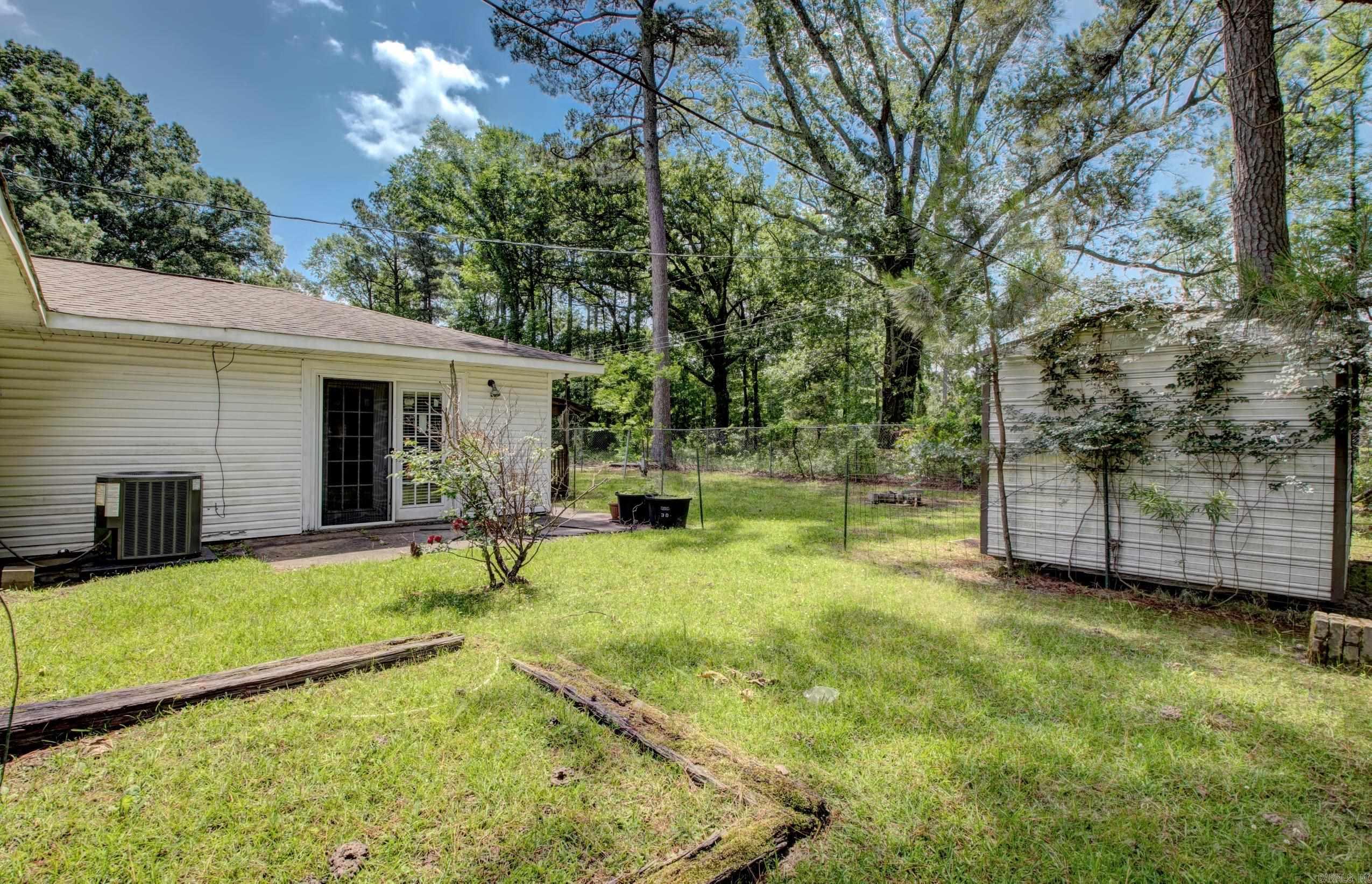 32  Bonnie Park Dr  Pine Bluff, AR