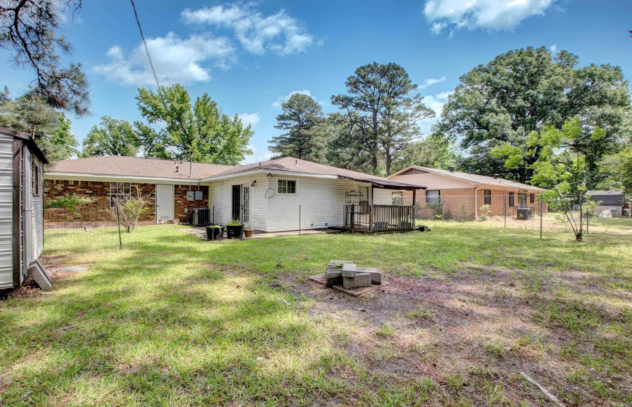 32  Bonnie Park Dr  Pine Bluff, AR