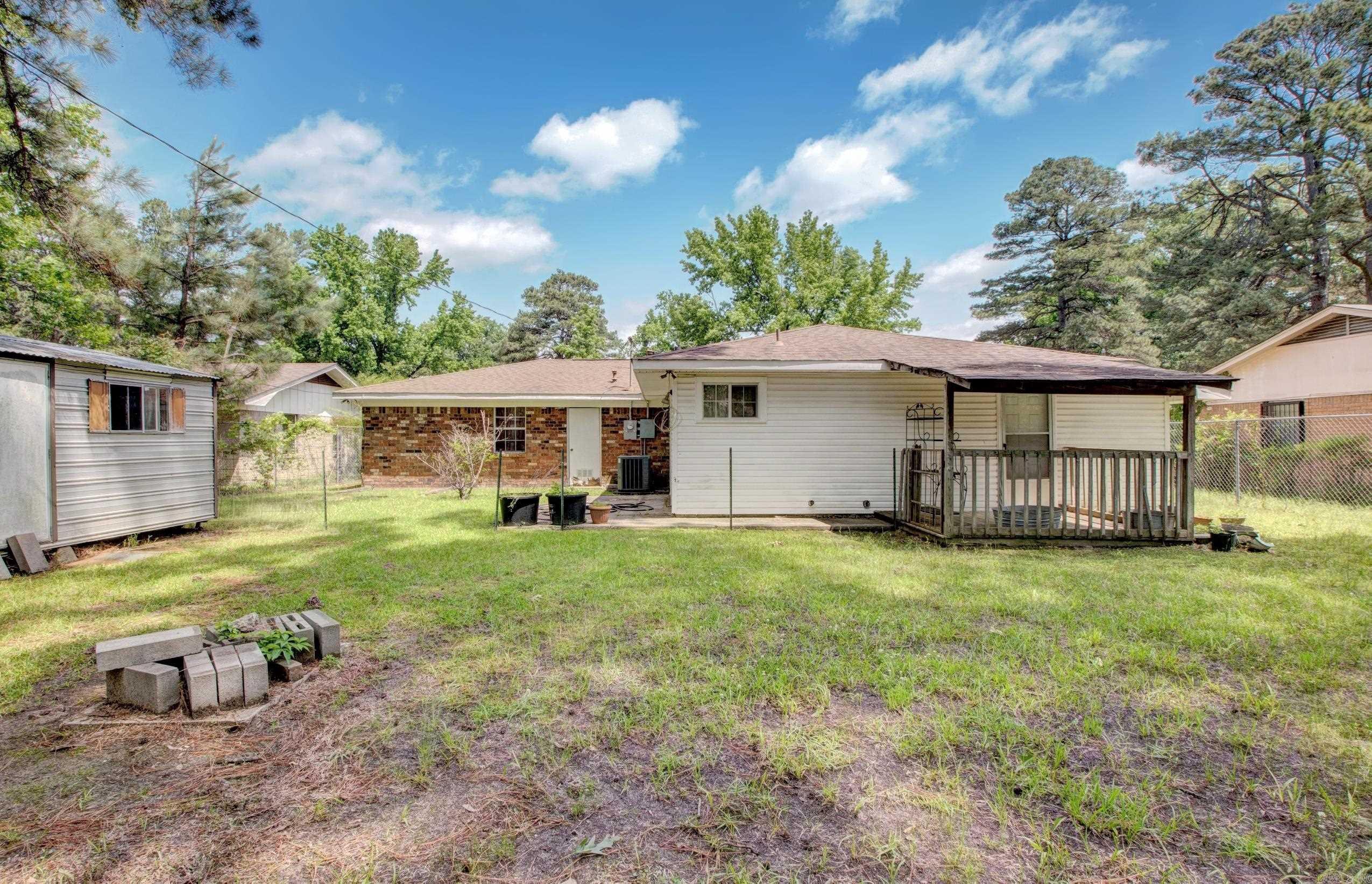 32  Bonnie Park Dr  Pine Bluff, AR