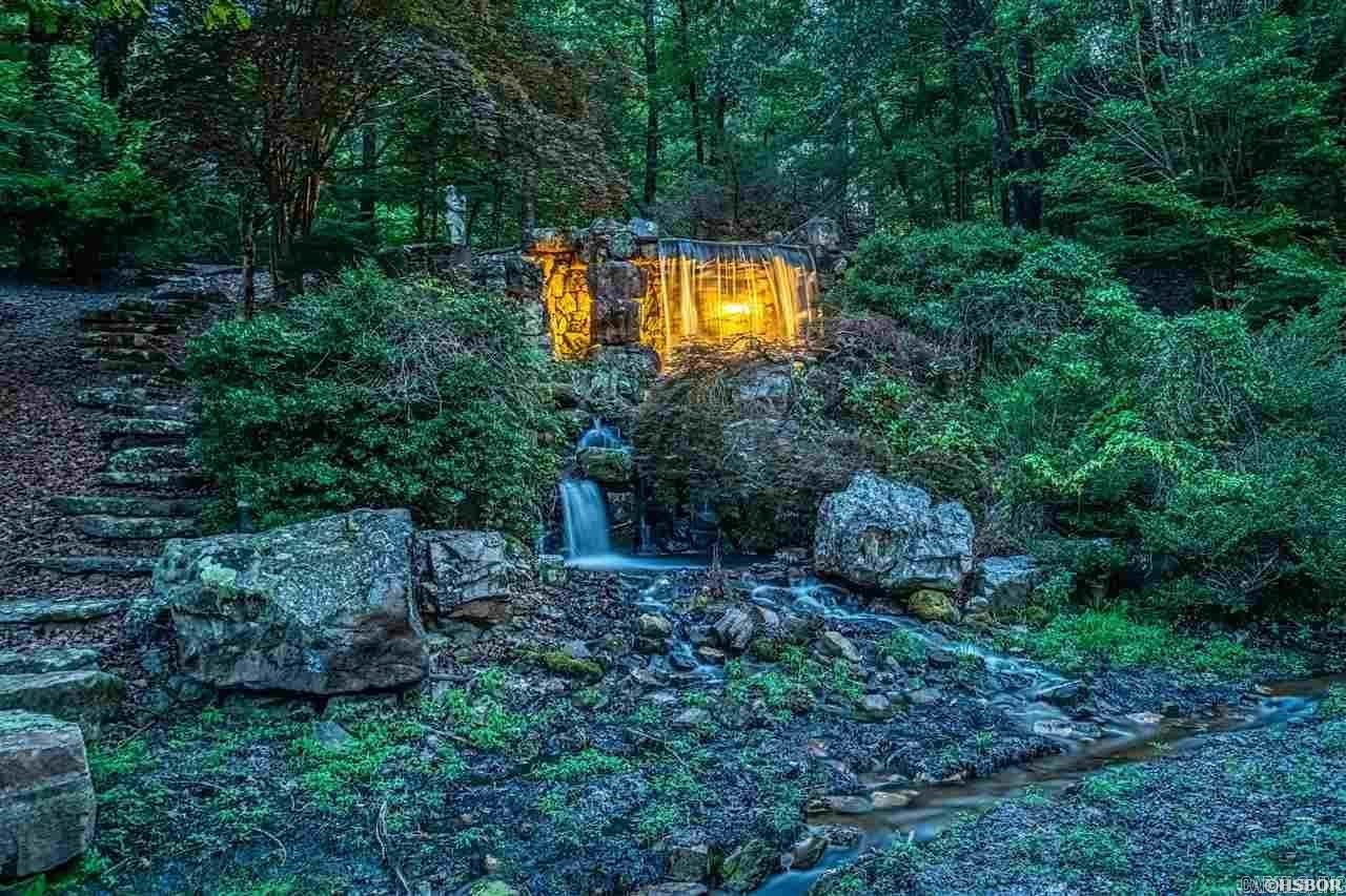 223 N Crystal Springs  Royal, AR