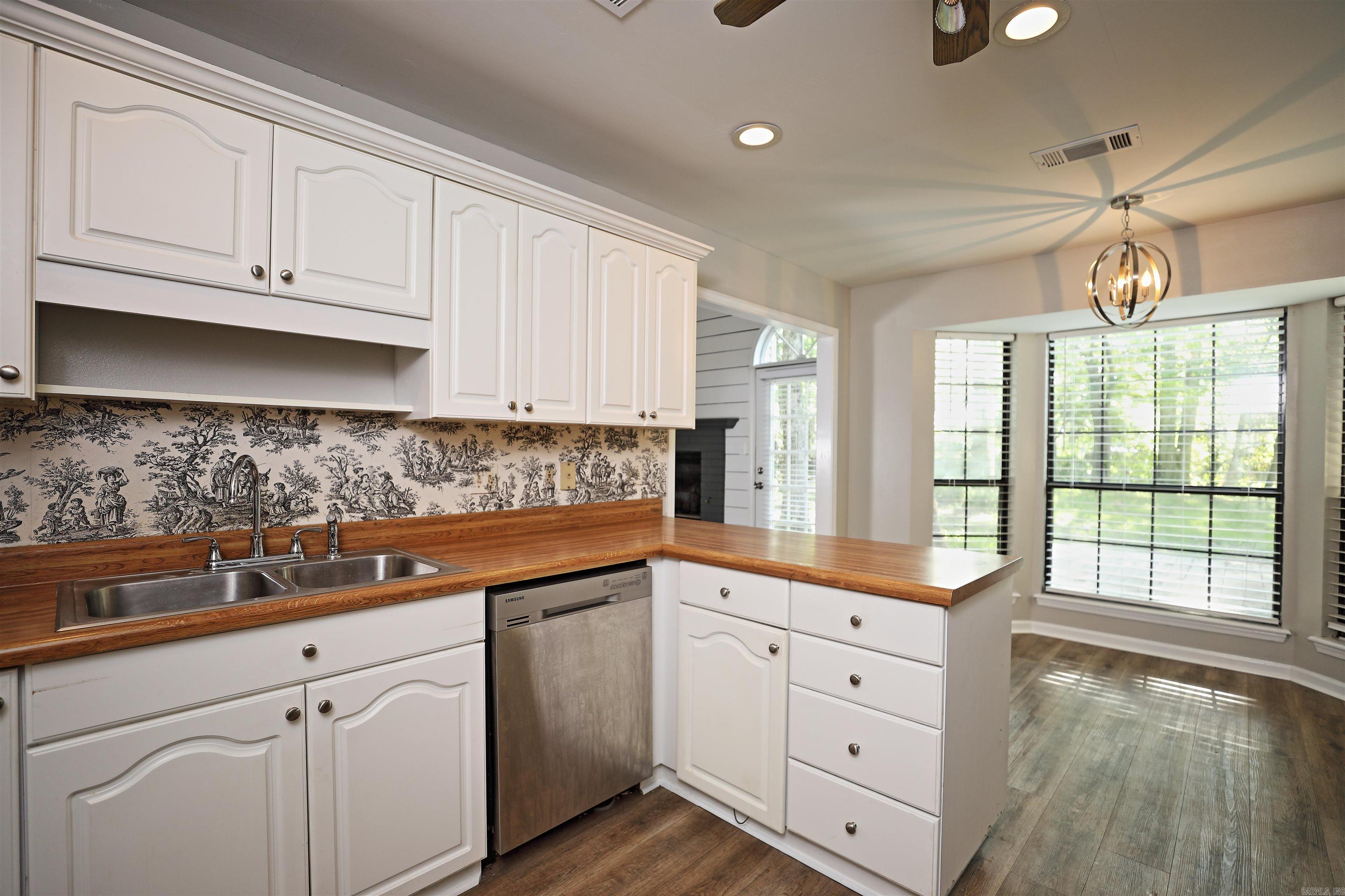 1309  Frontier  White Hall, AR
