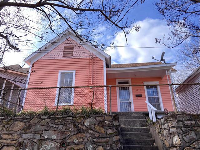 1617  Maple  North Little Rock, AR