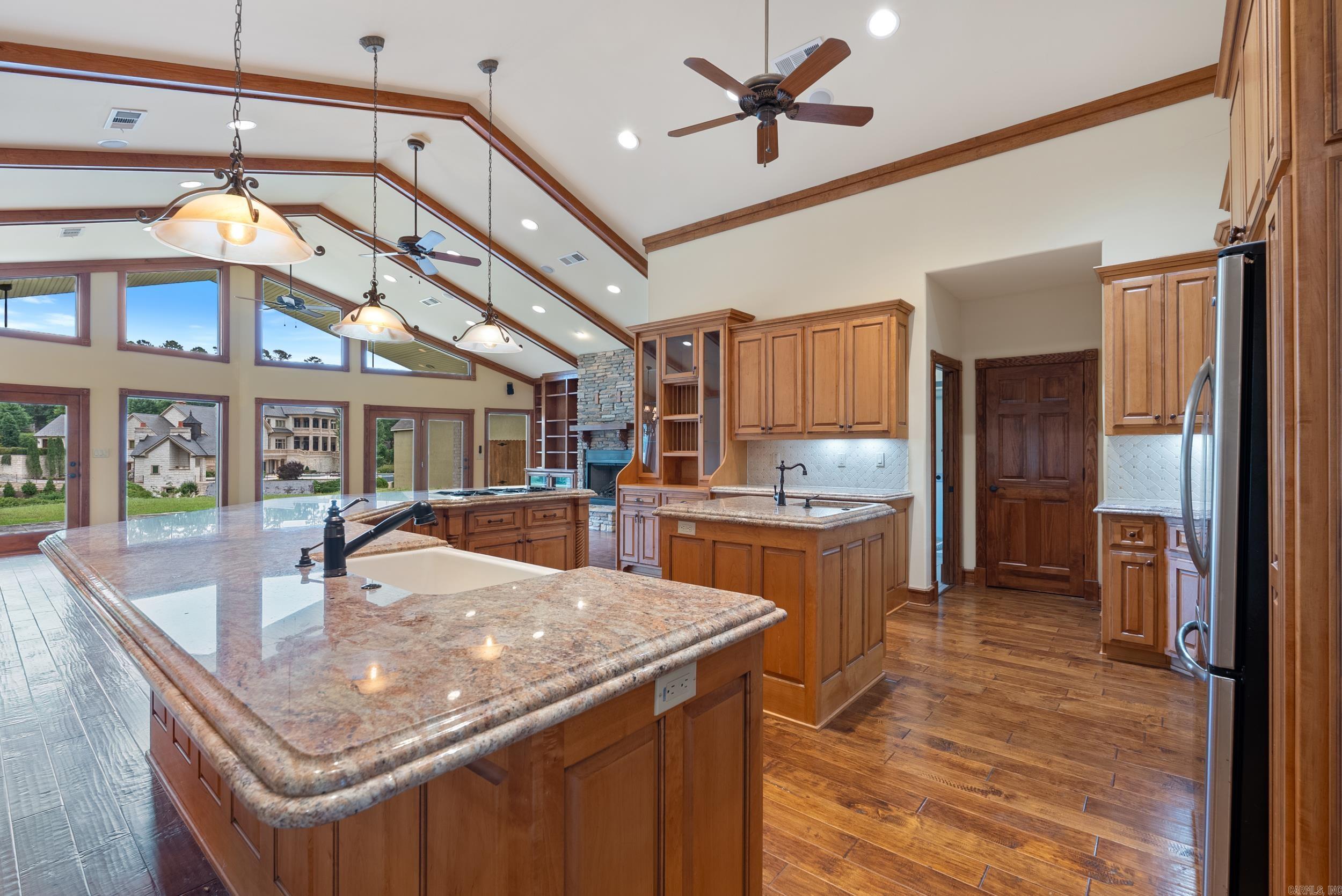 261  Peninsula  Hot Springs, AR