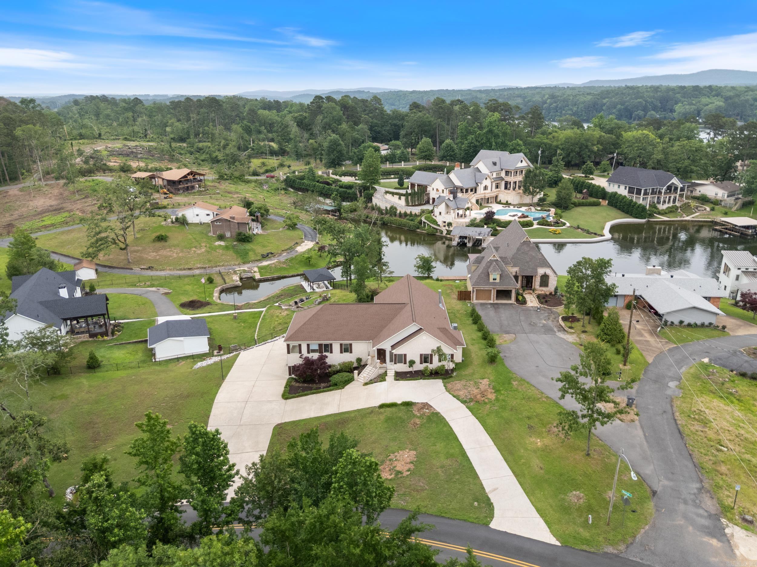 261  Peninsula  Hot Springs, AR