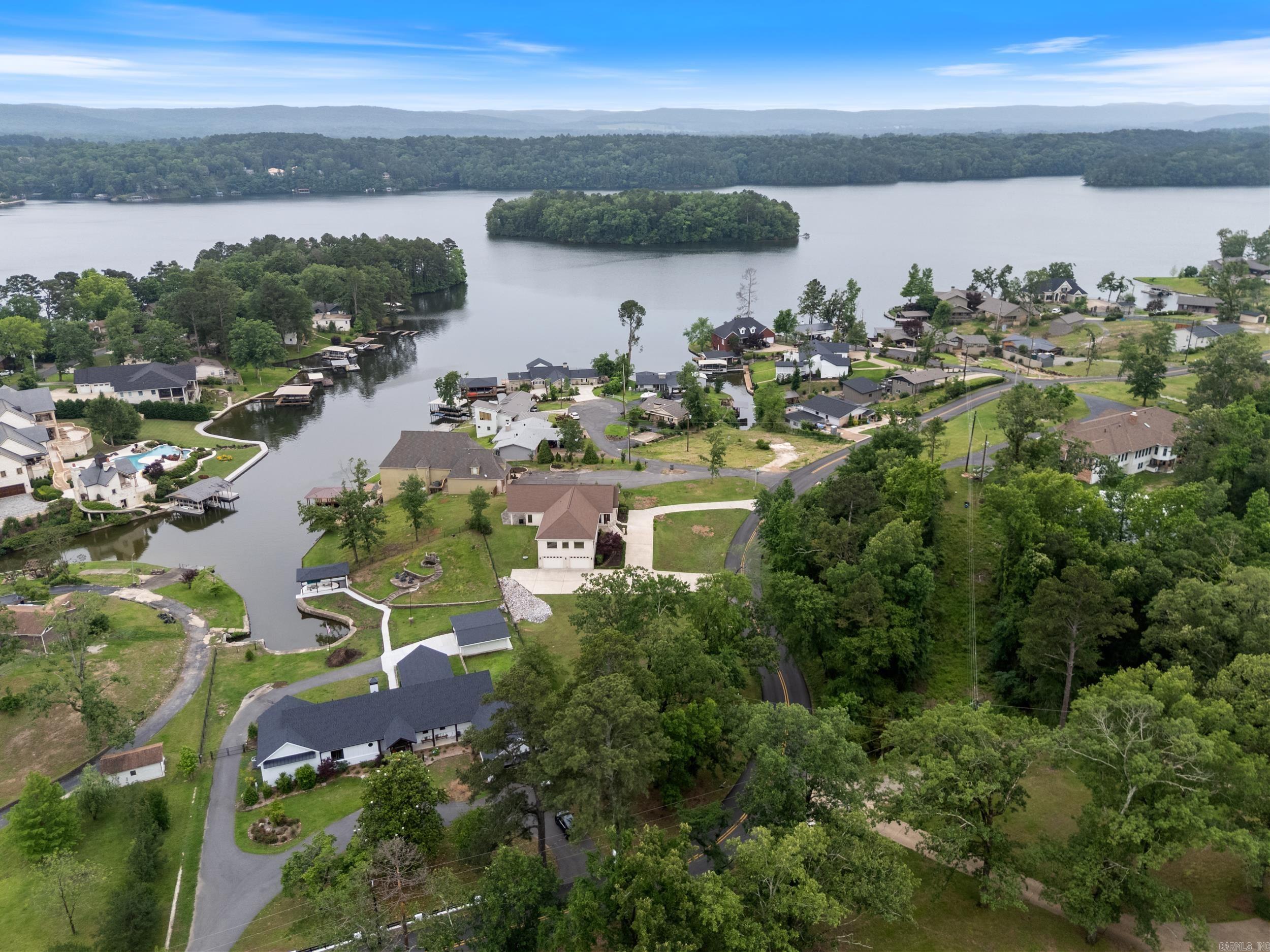 261  Peninsula  Hot Springs, AR