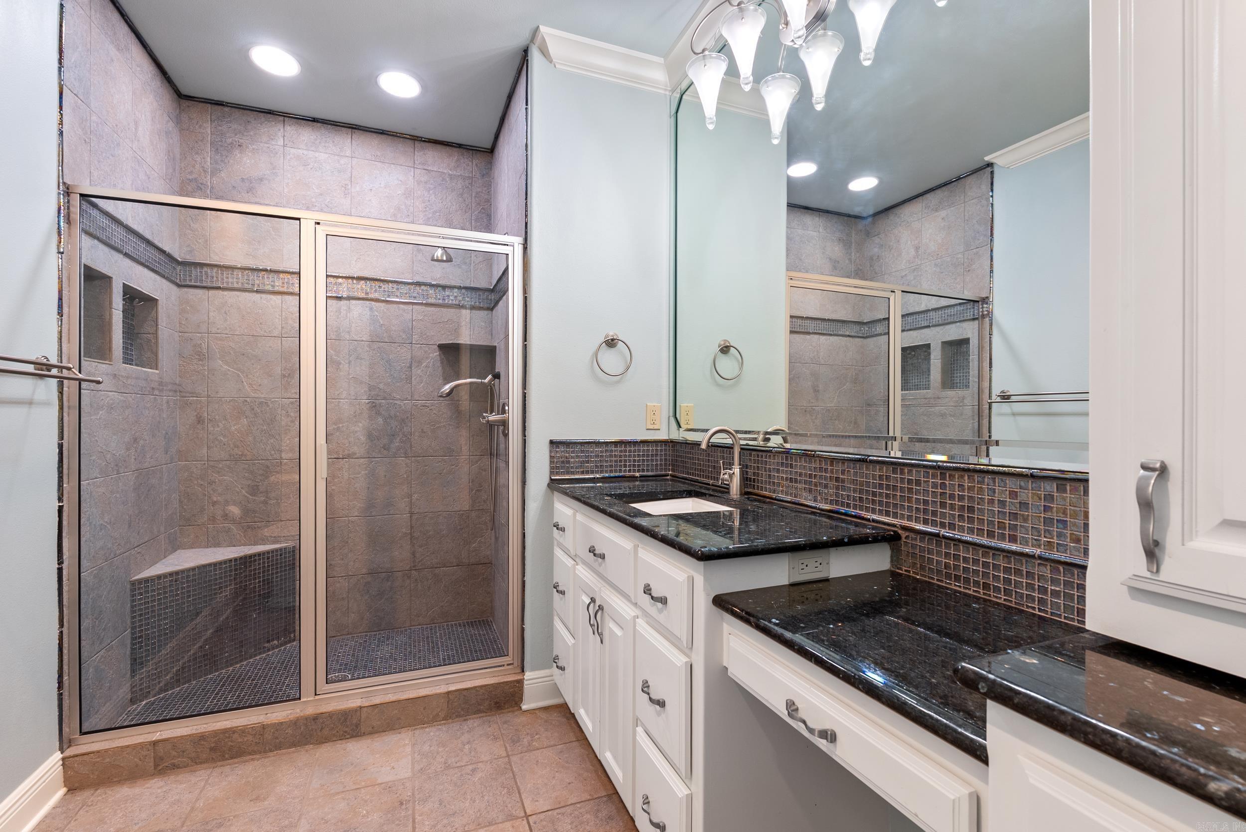 261  Peninsula  Hot Springs, AR
