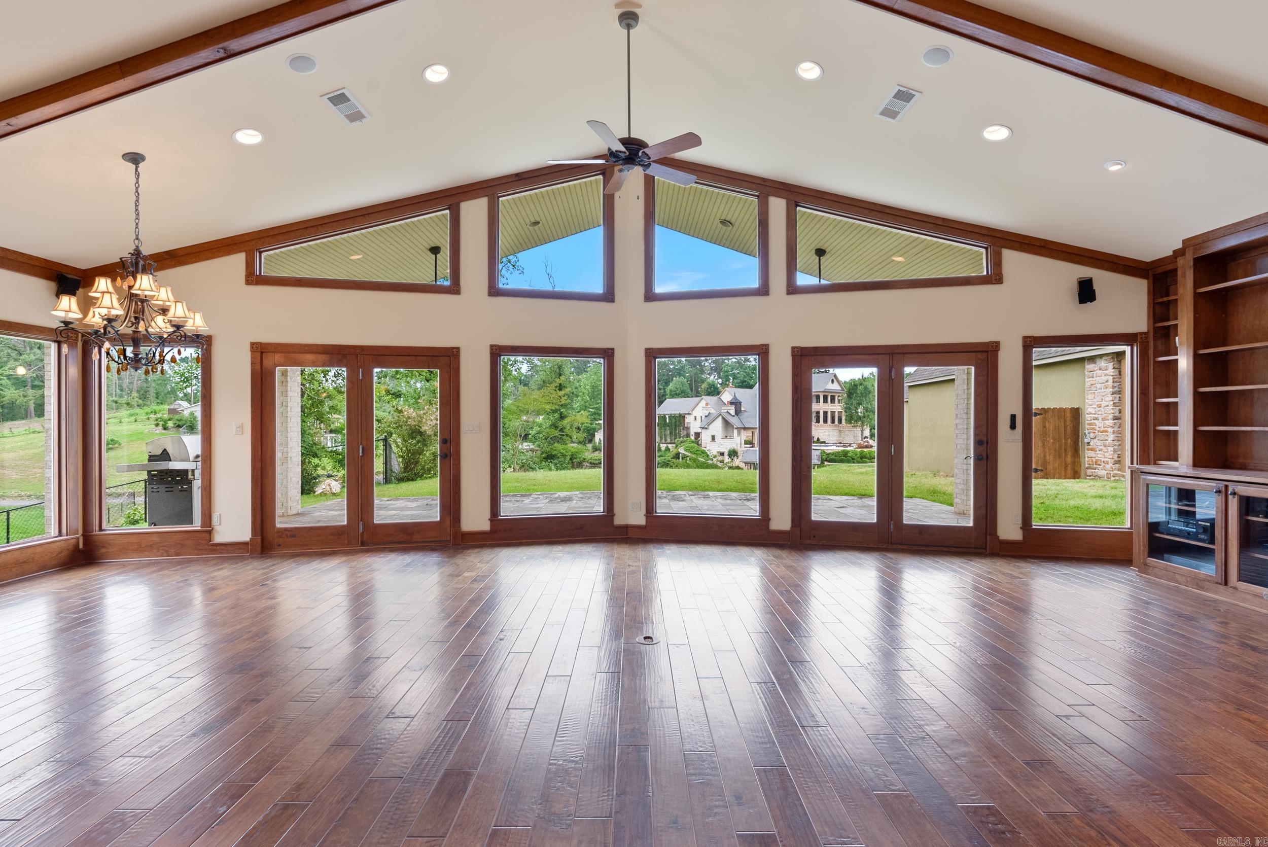 261  Peninsula  Hot Springs, AR