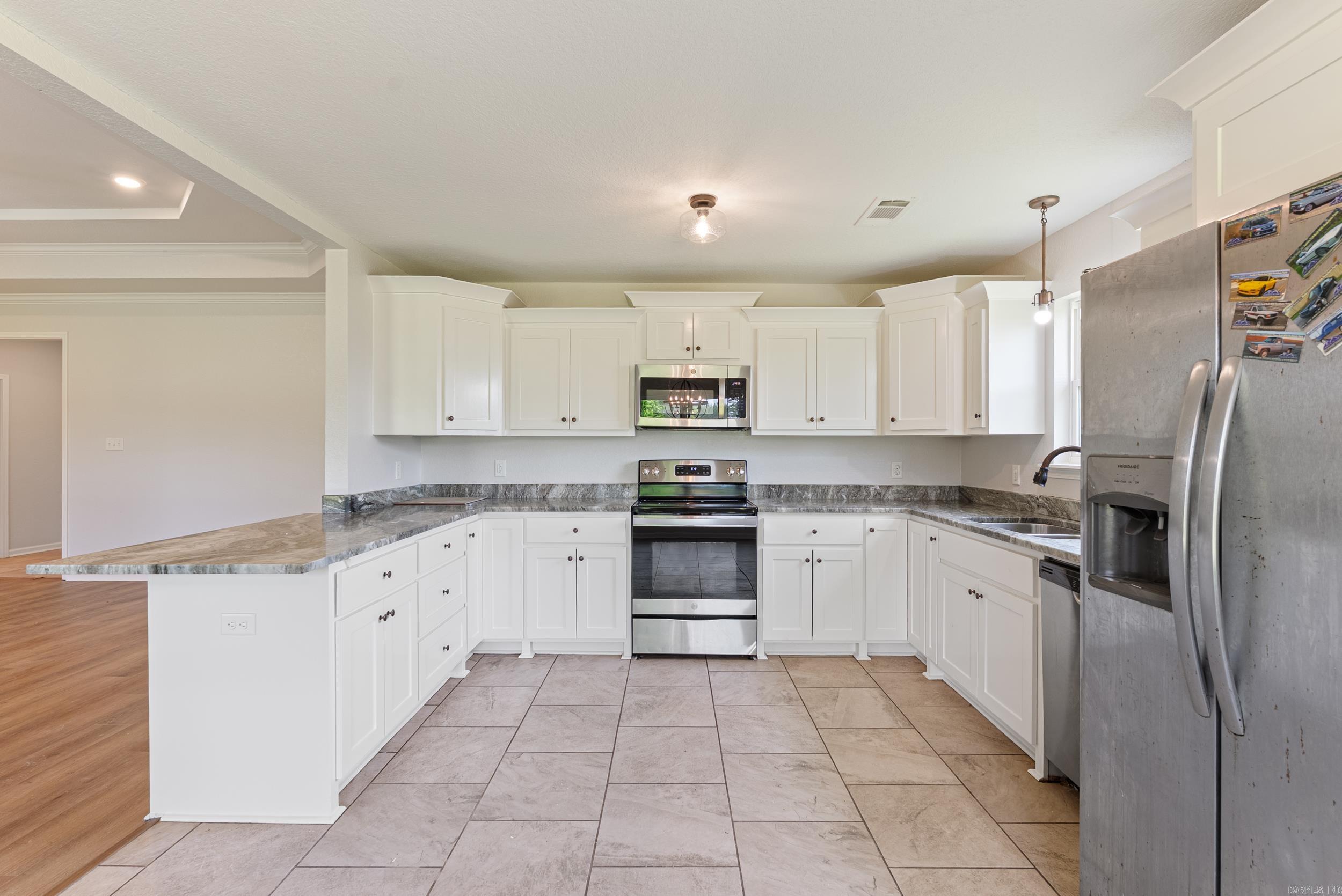15987 E Miller Sardis Road Bauxite, AR 72011
