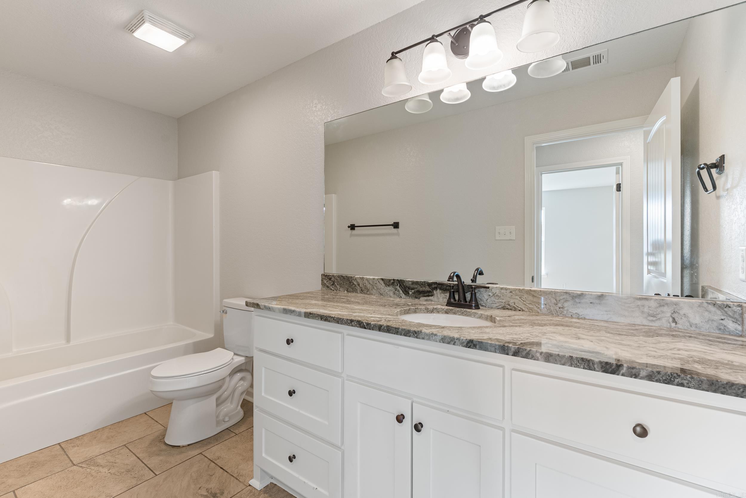 15987 E Miller Sardis Road Bauxite, AR 72011