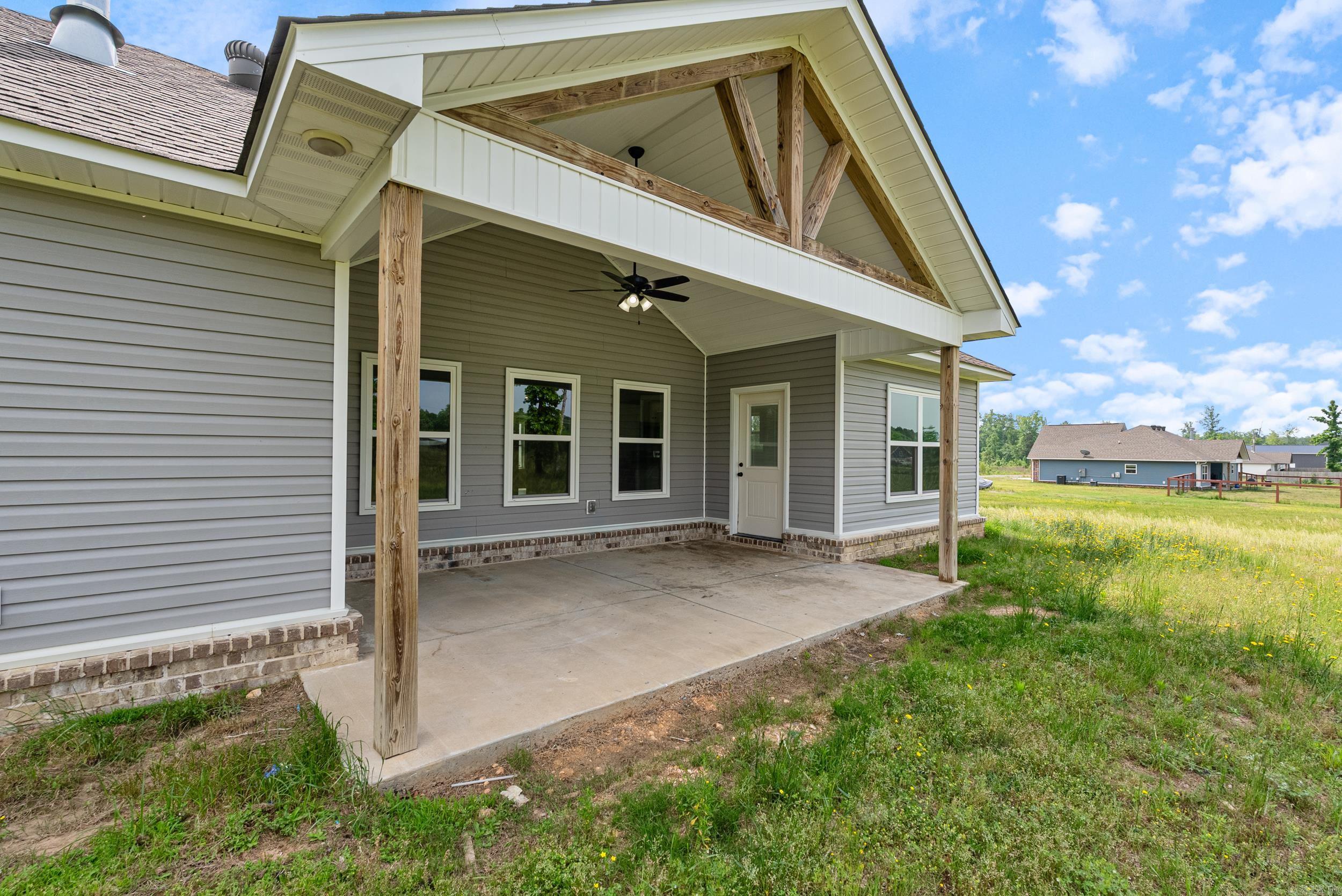15987 E Miller Sardis Road Bauxite, AR 72011