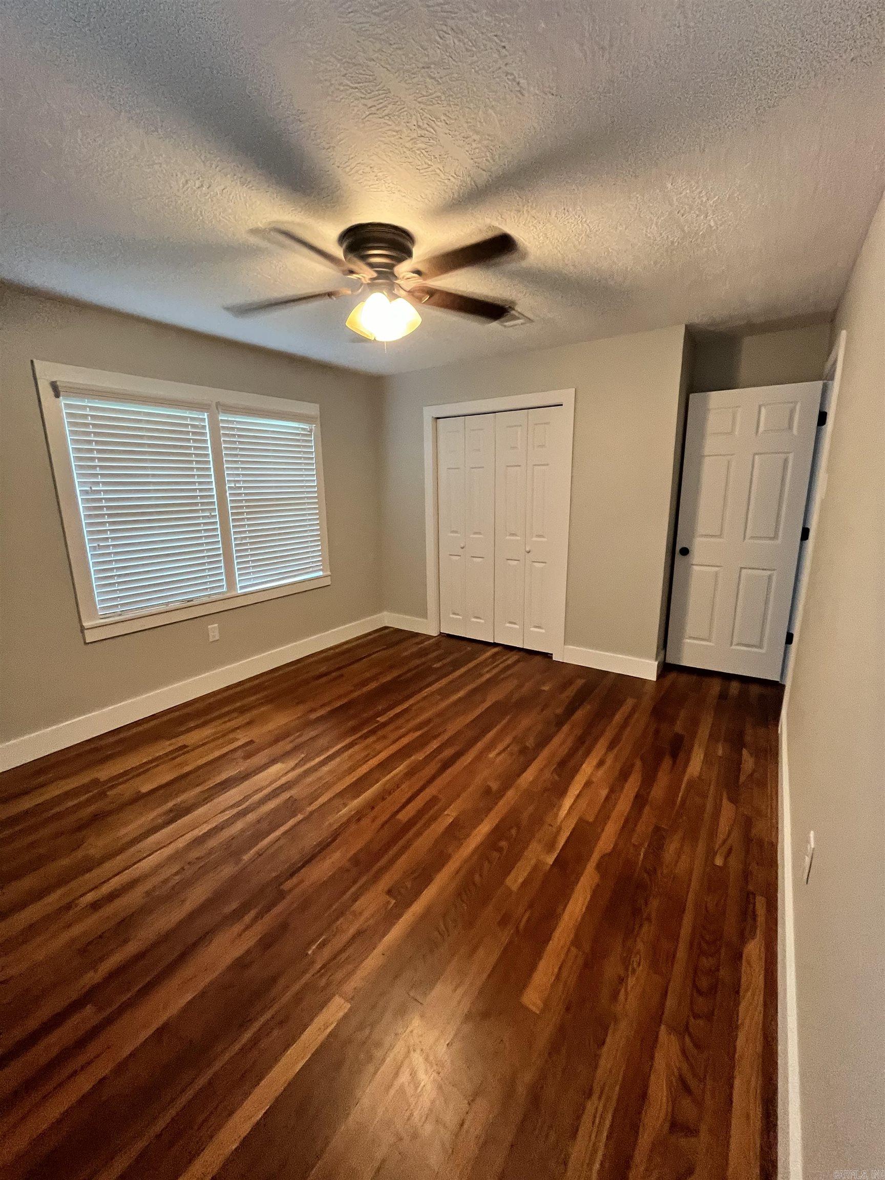 8815  White  Cord, AR