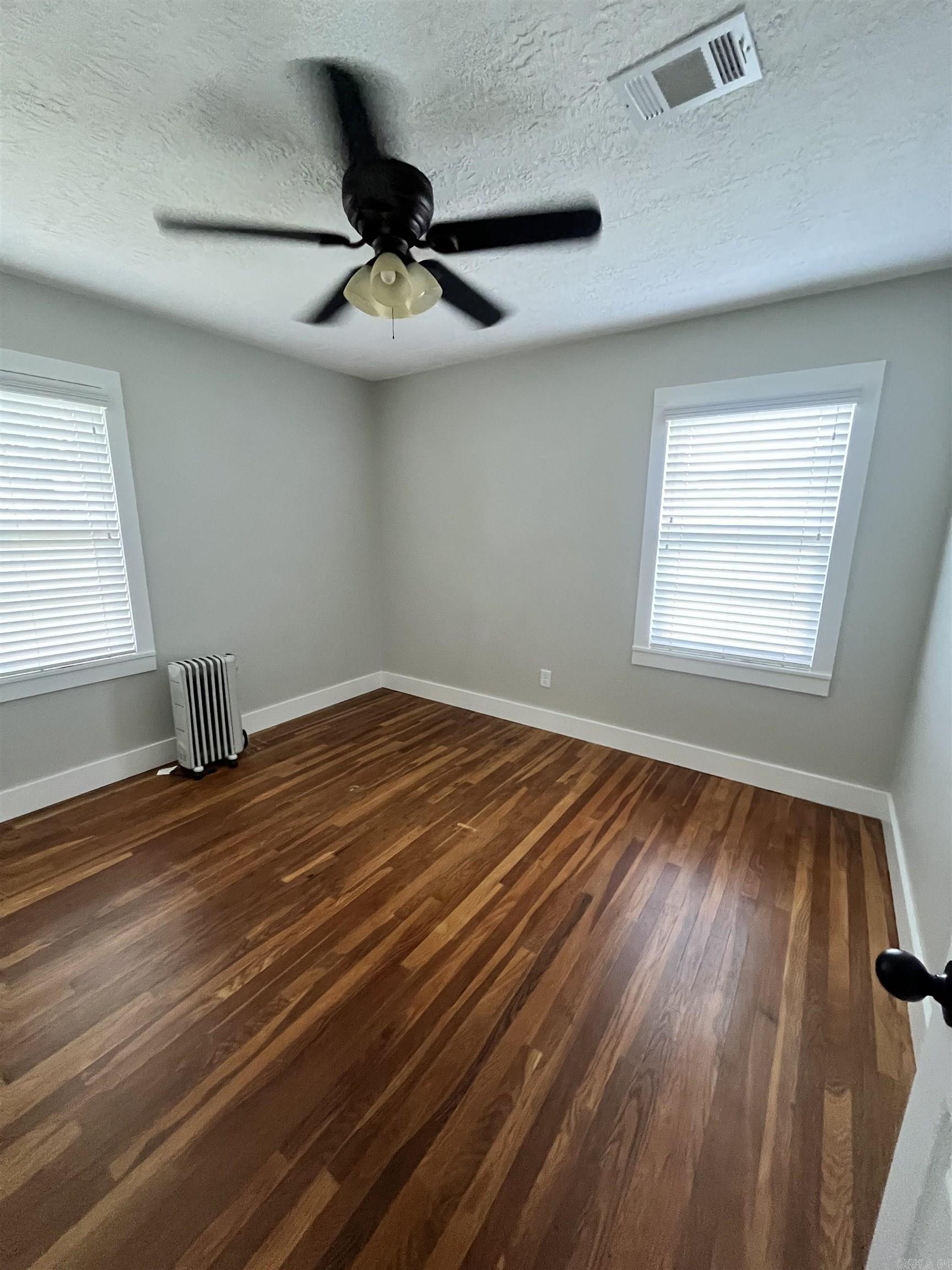 8815  White  Cord, AR