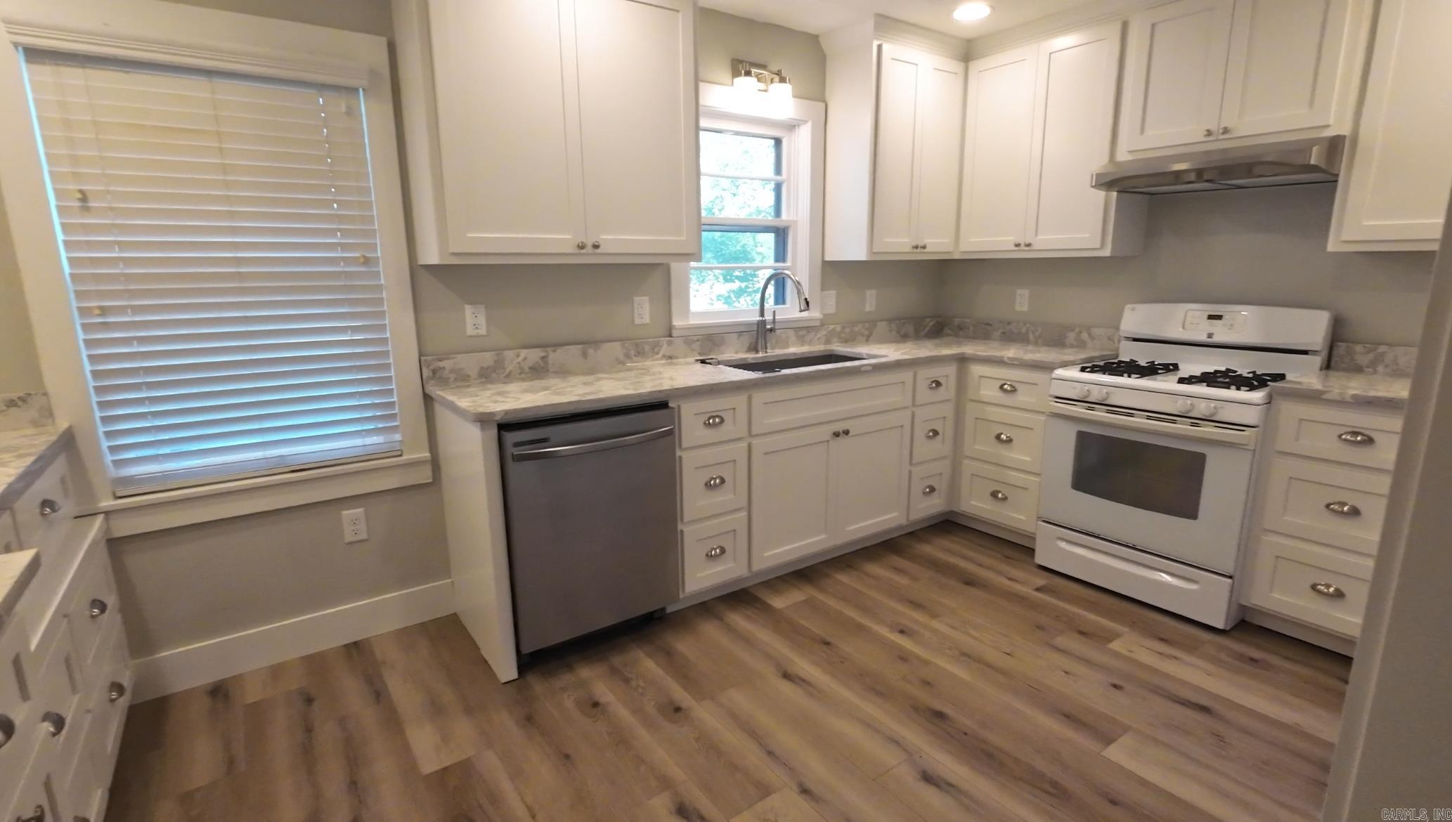 8815  White  Cord, AR