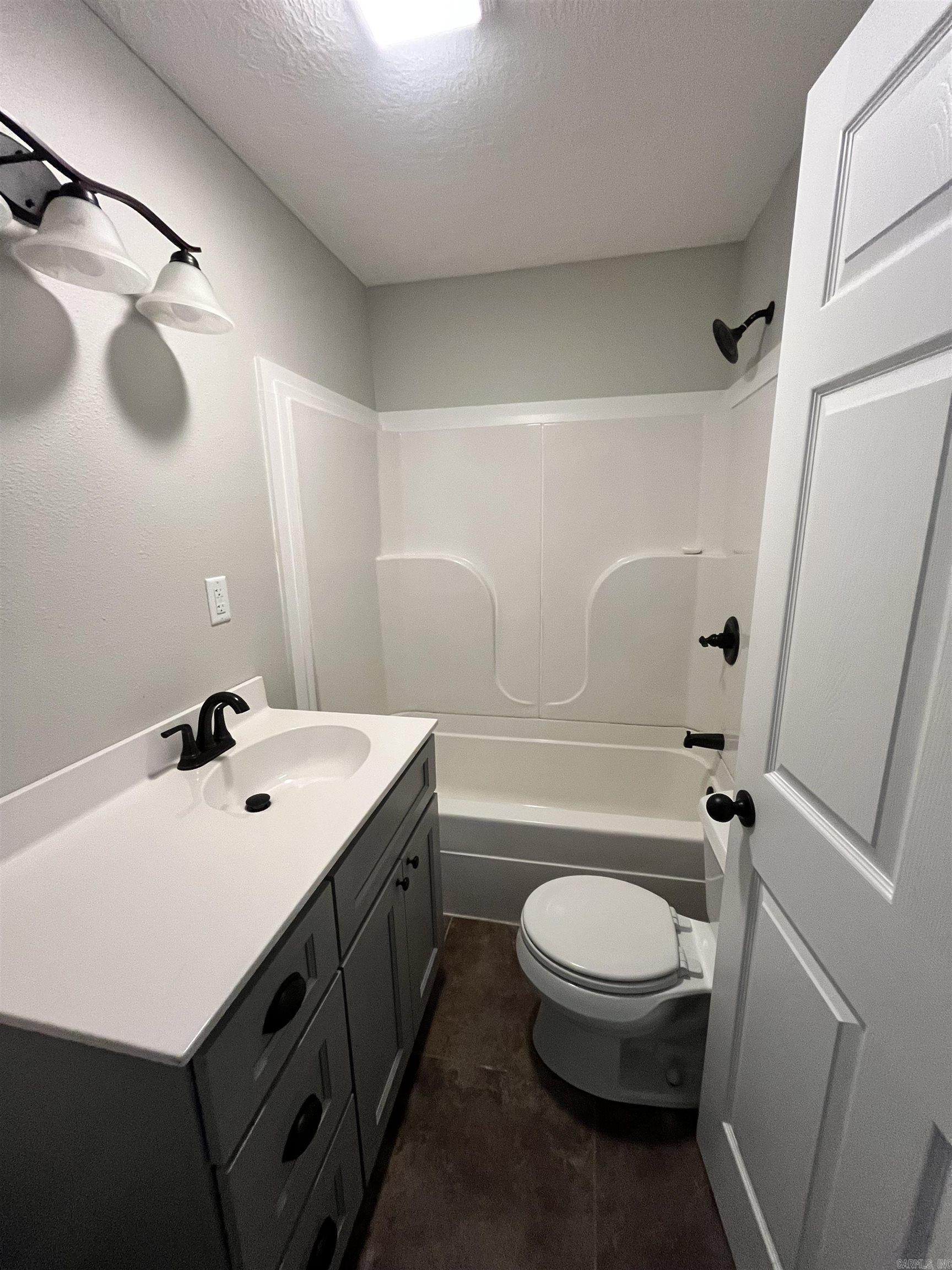 8815  White  Cord, AR