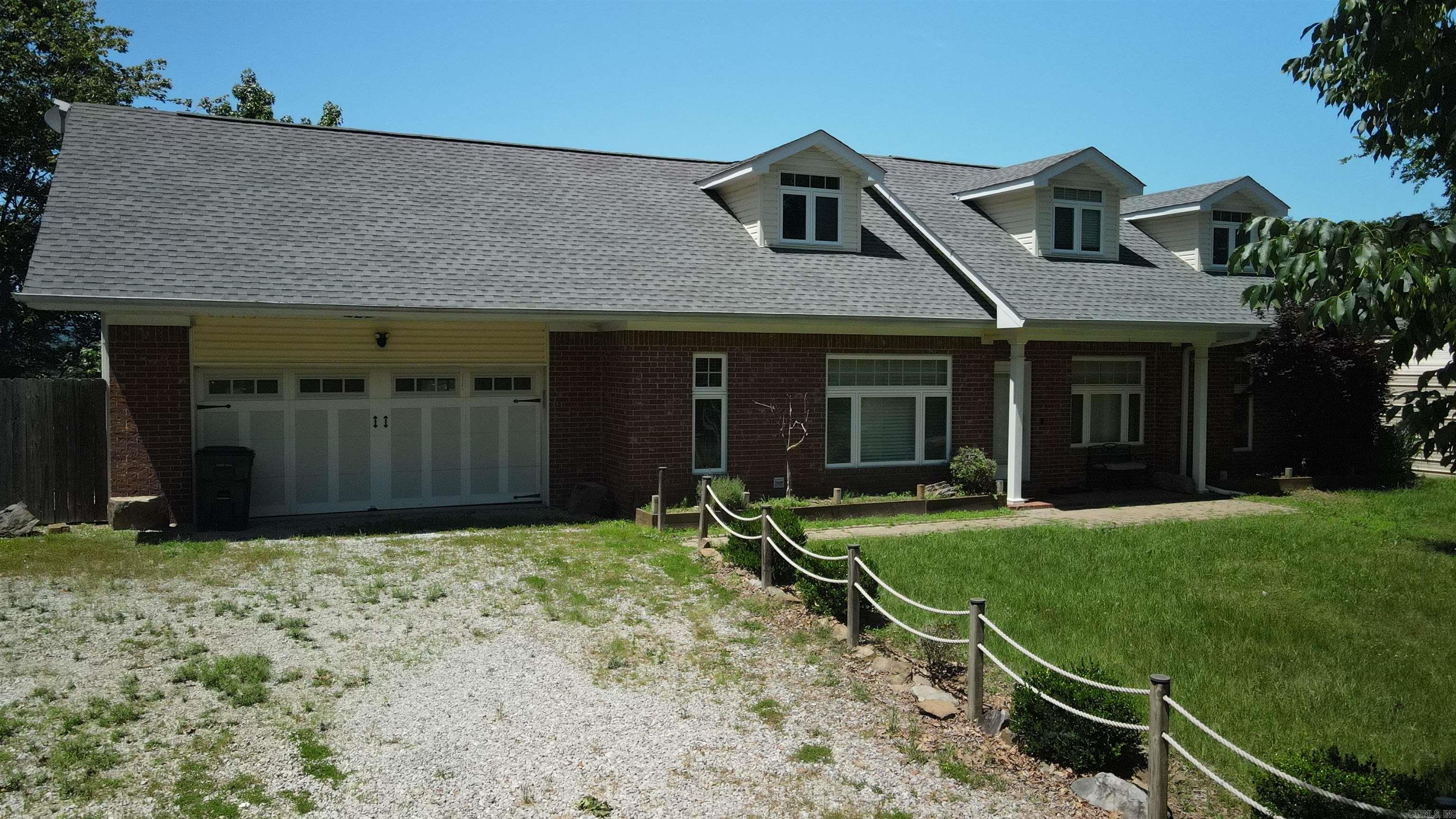 157 E Hawkview  Royal, AR