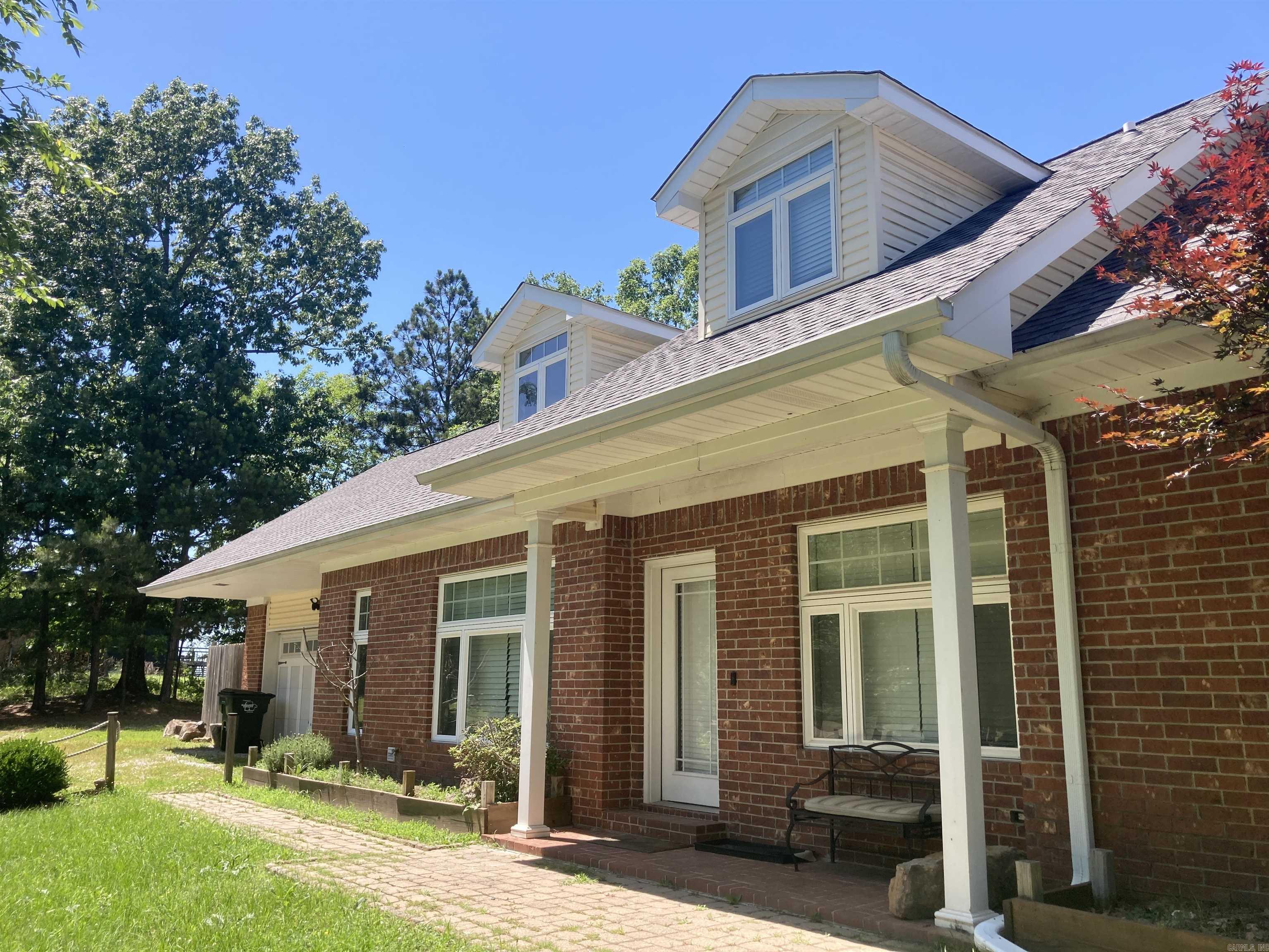 157 E Hawkview  Royal, AR