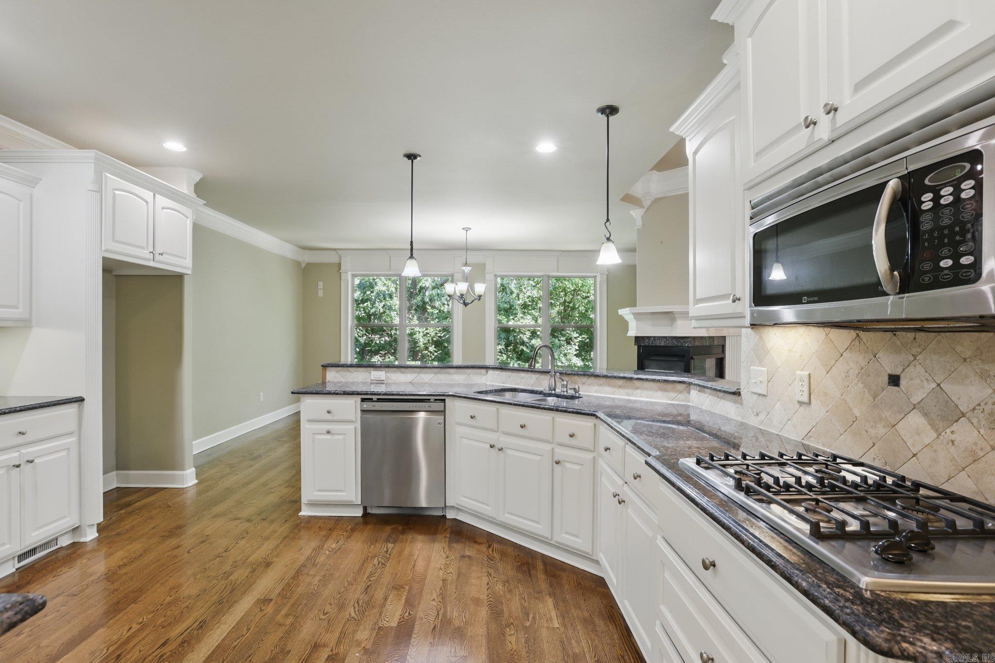 12  Woodfern Dr  Little Rock, AR