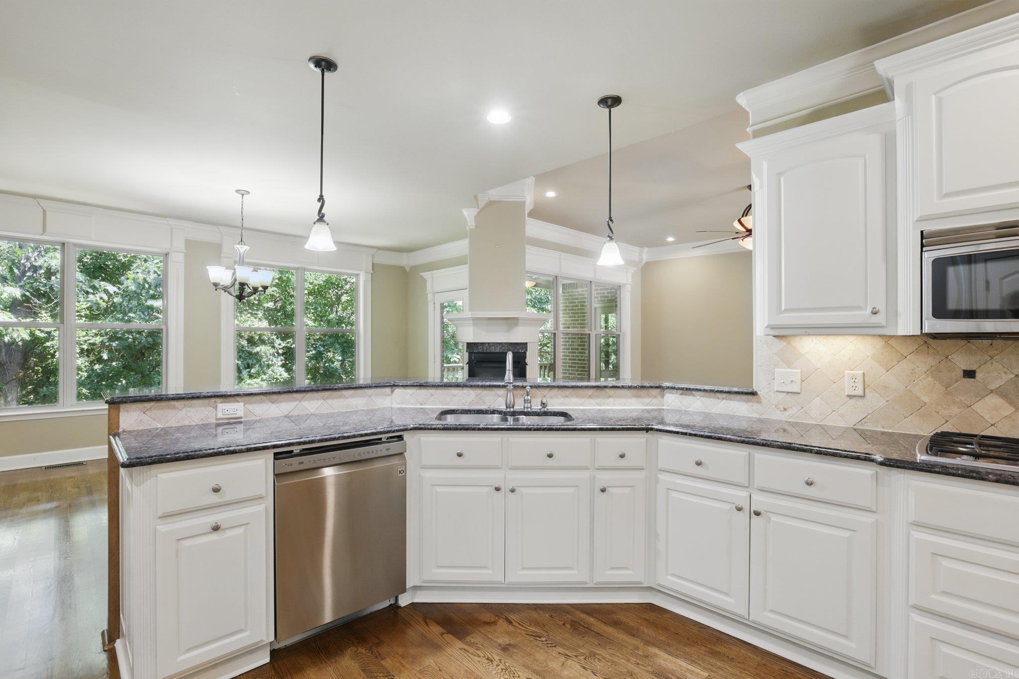 12  Woodfern Dr  Little Rock, AR