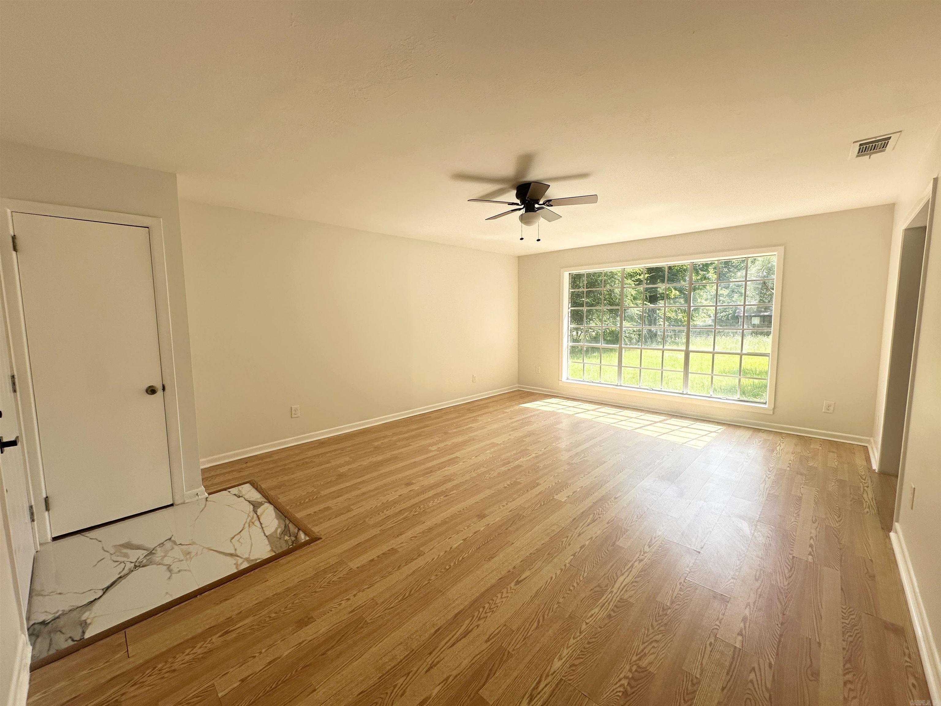 3401  Cooper LN  Texarkana, TX