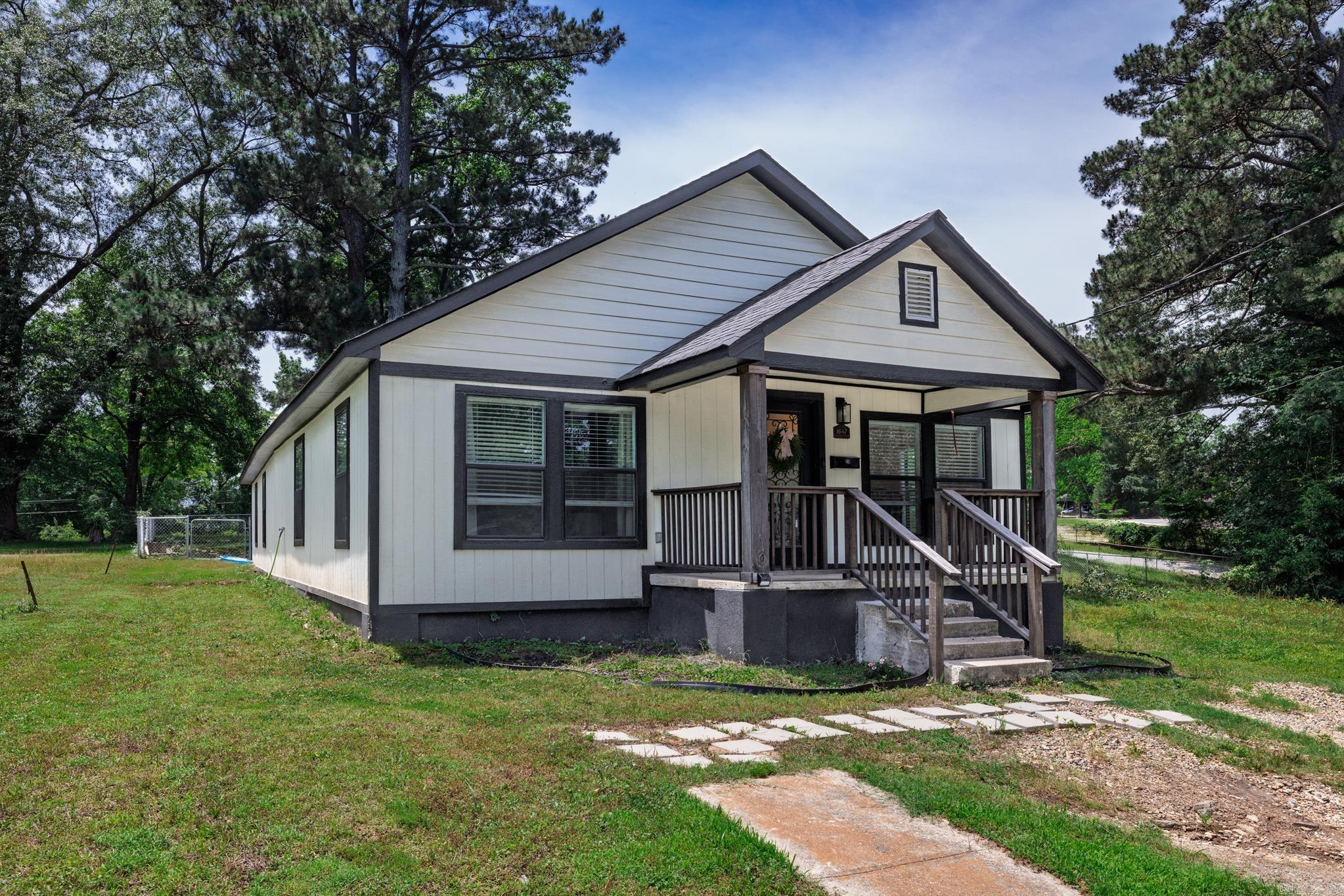 1647  Gresham  Arkadelphia, AR