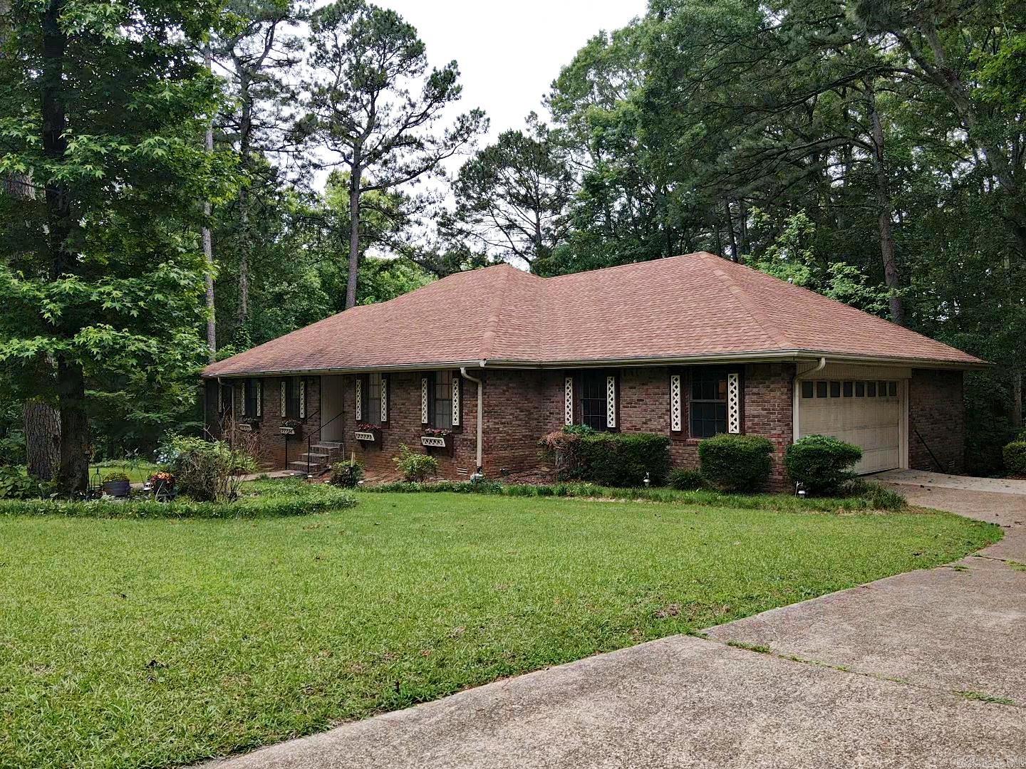 10  Ivy  Arkadelphia, AR