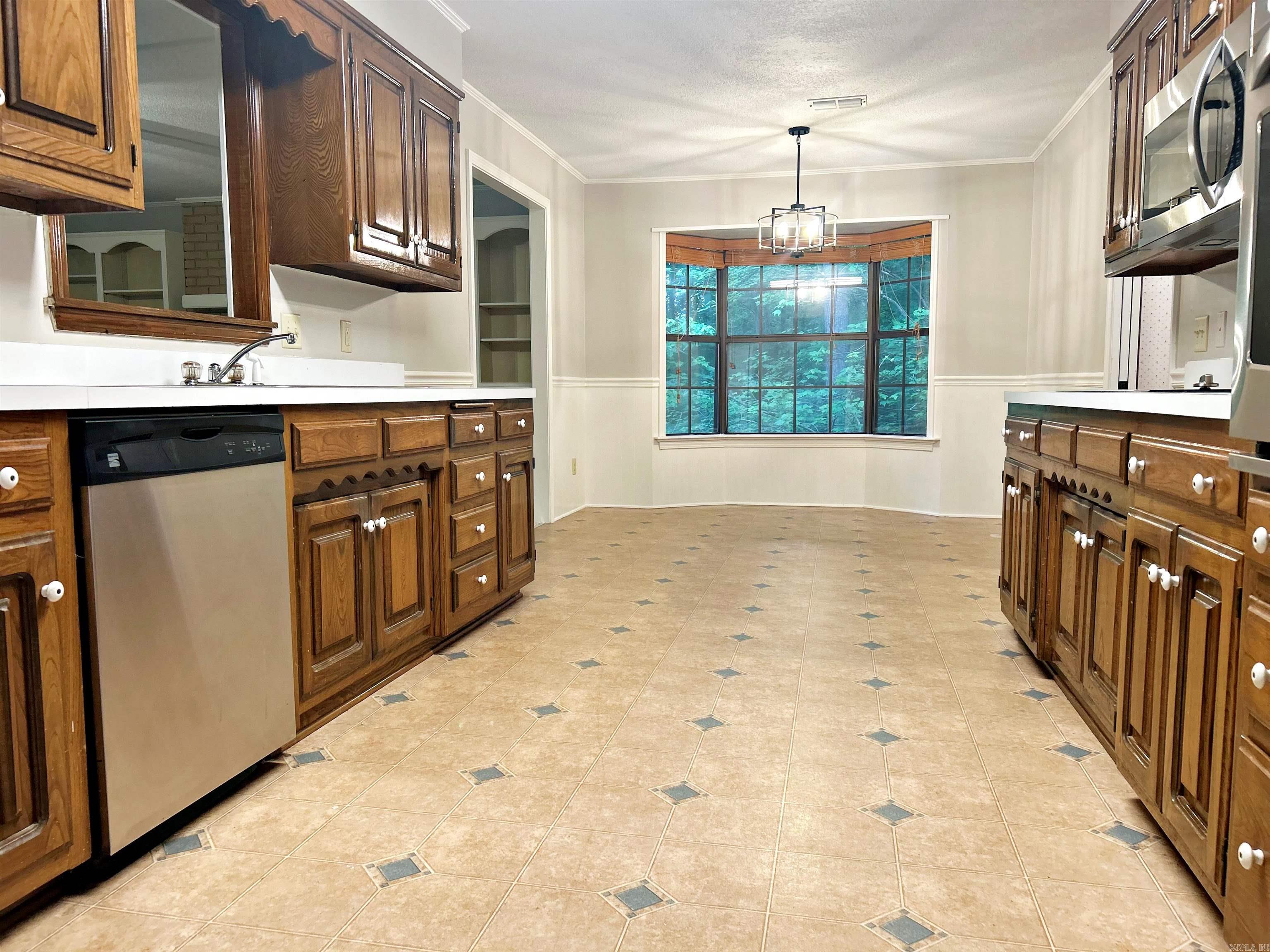 10  Ivy  Arkadelphia, AR