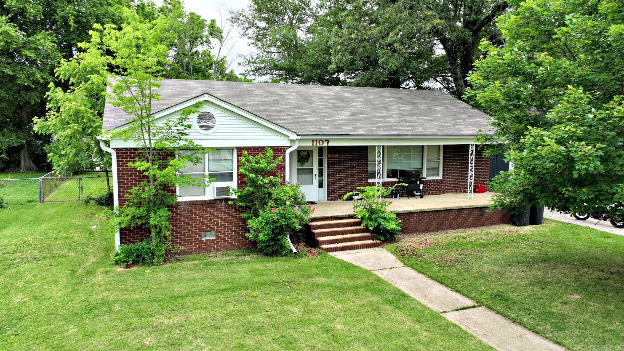 1107  Janssen Avenue  Mena, AR