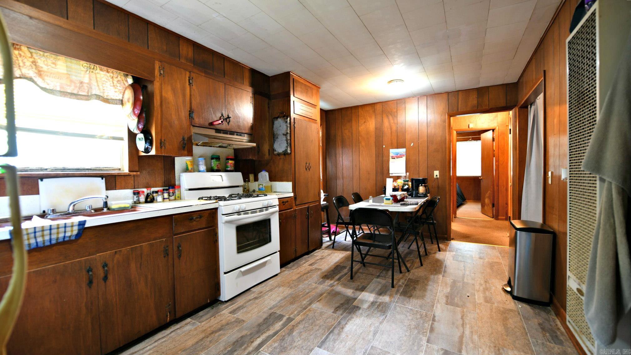 911  Gillham  Mena, AR