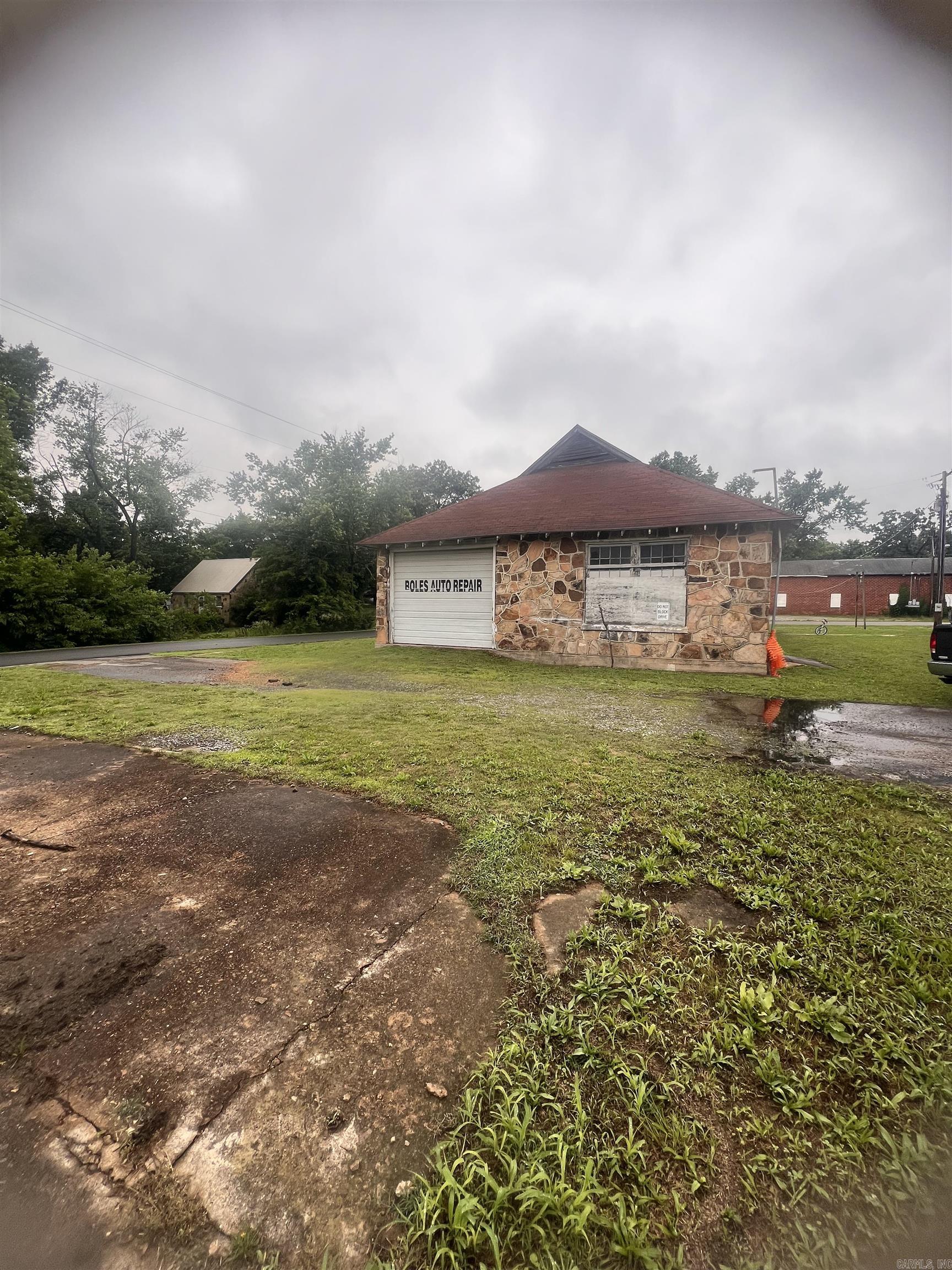 290 W 4th Street  Newark, AR