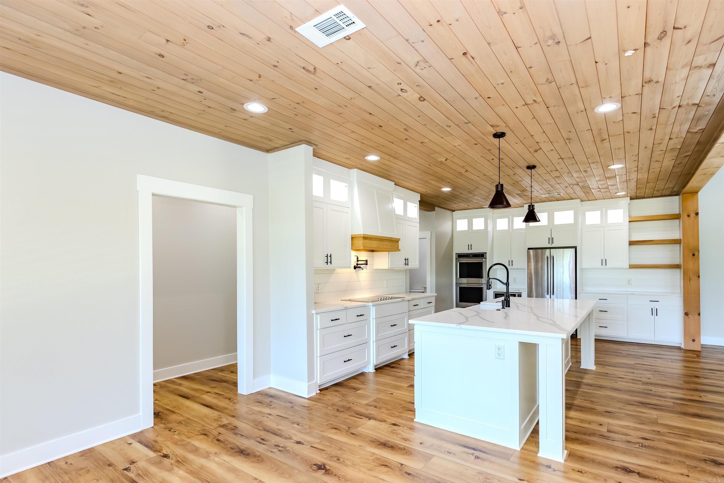 19300  Lake Winona  Paron, AR