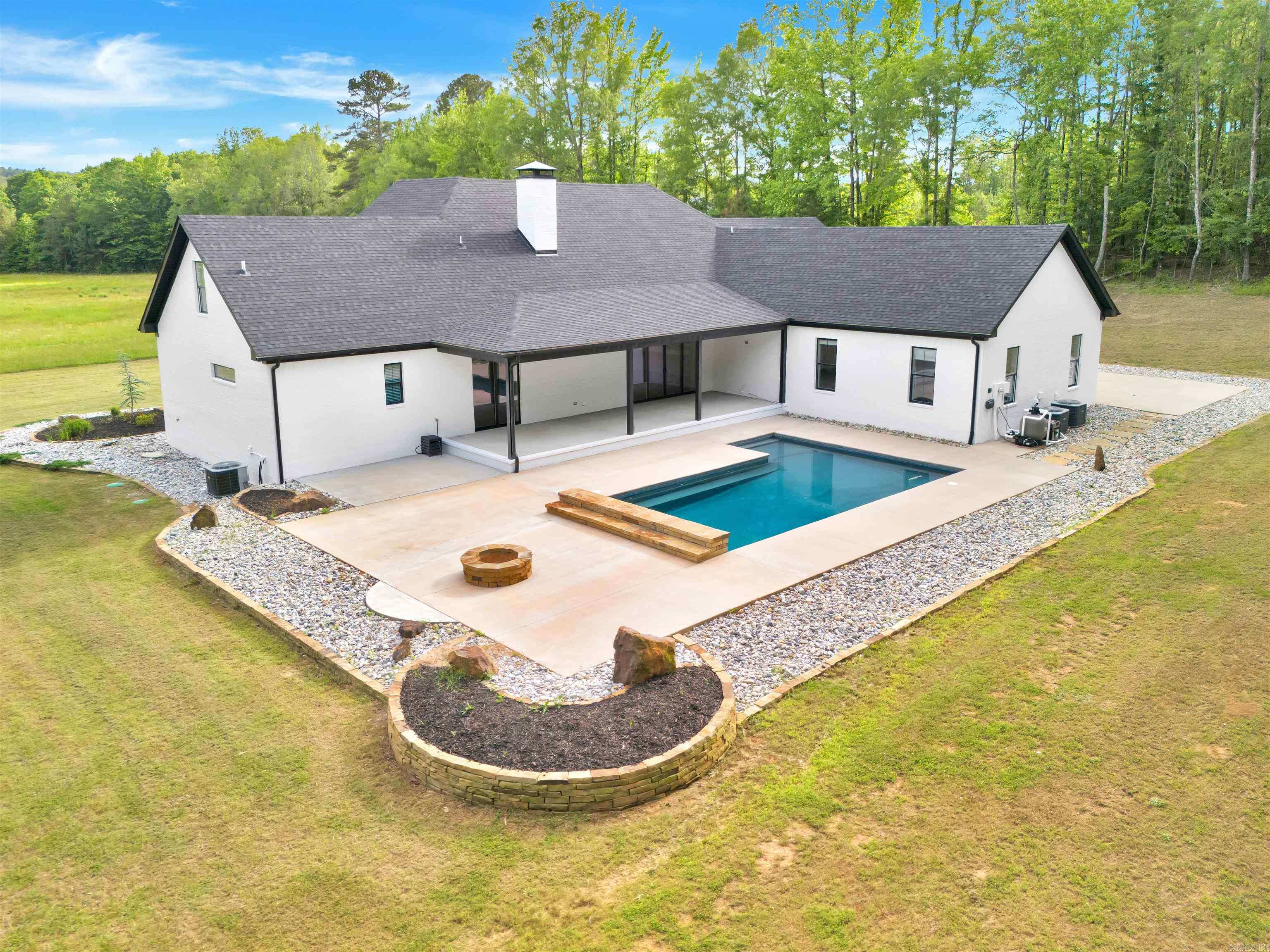 19300  Lake Winona  Paron, AR