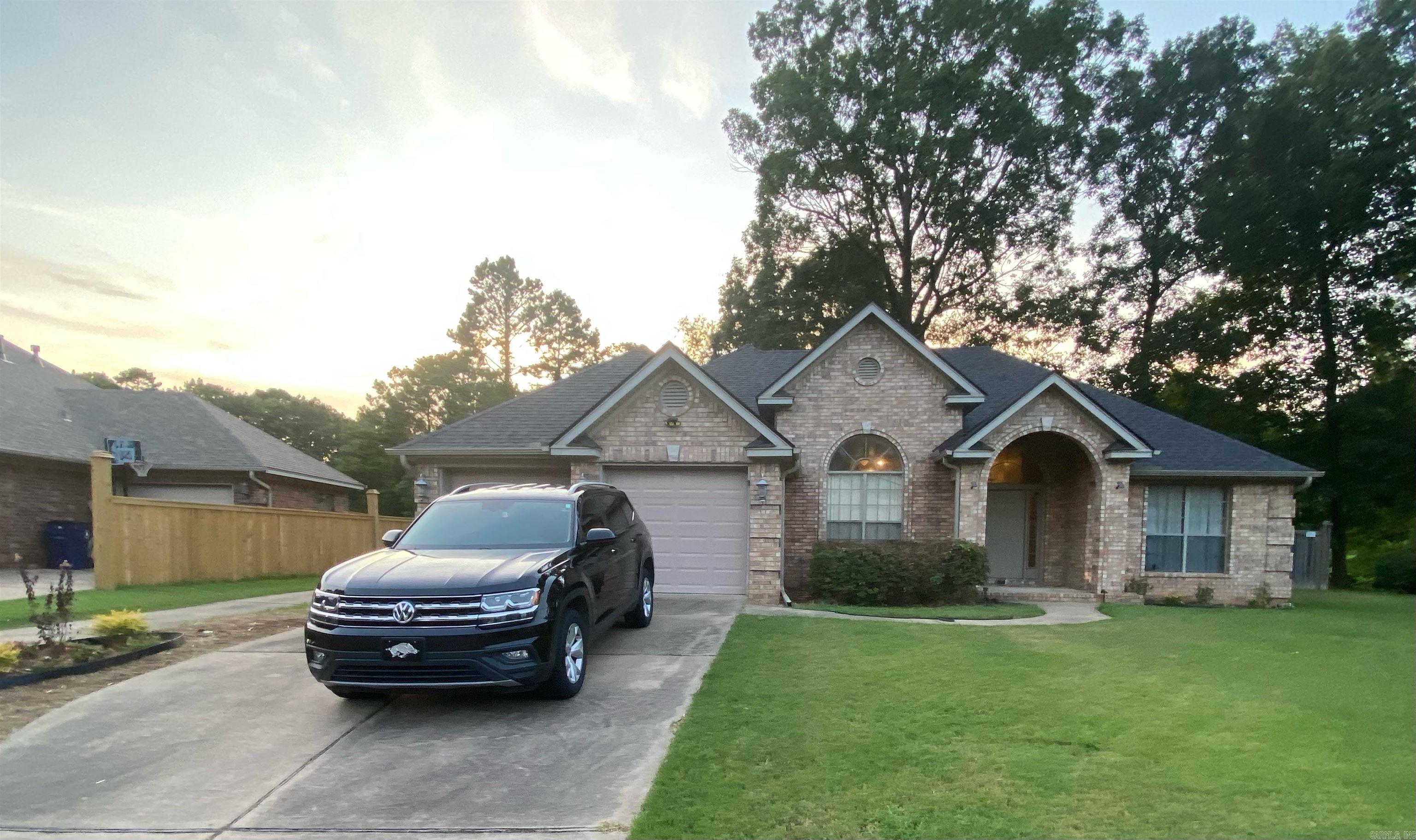 136 Nemours Ct Maumelle, AR 72113